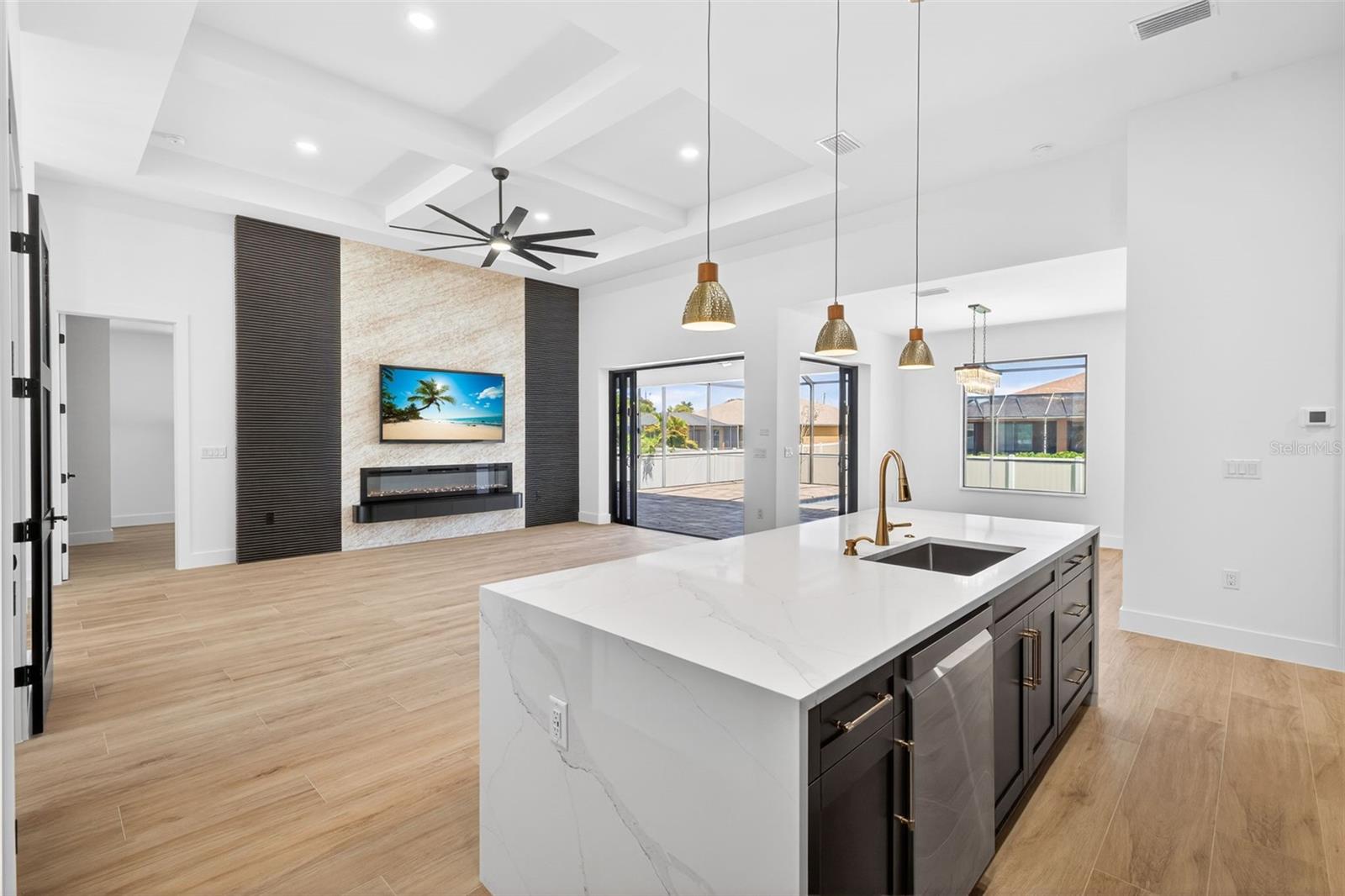 Image 15 of 57 For 2551 26th Place