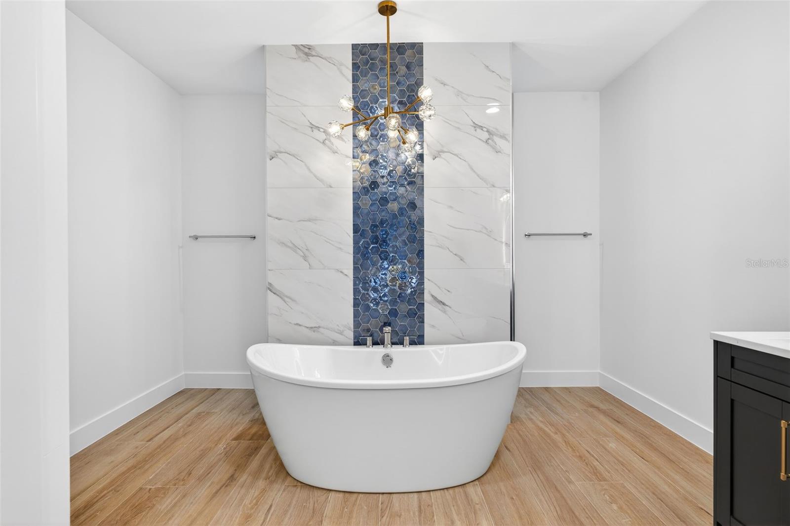 Image 21 of 57 For 2551 26th Place