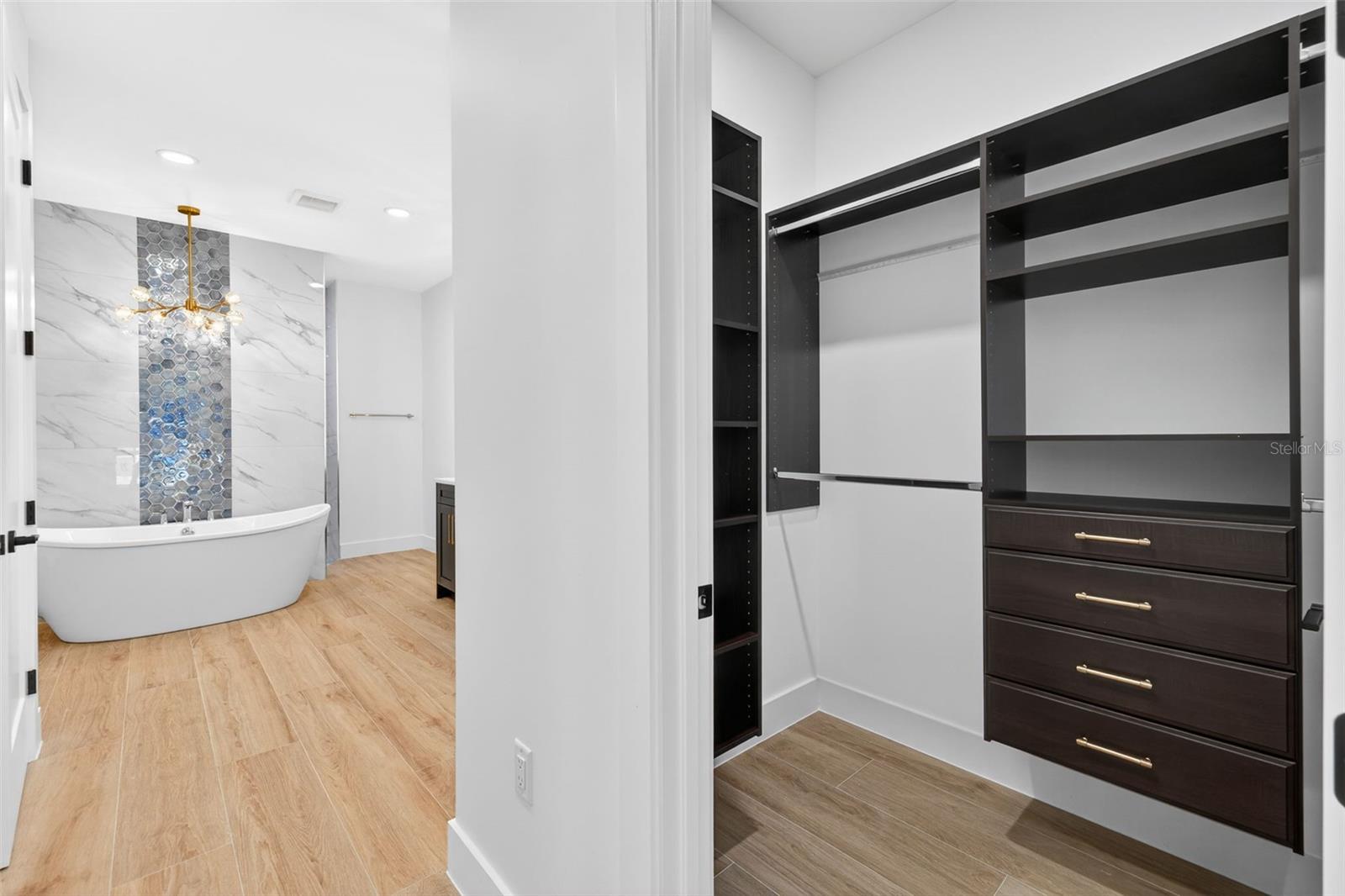 Image 25 of 57 For 2551 26th Place