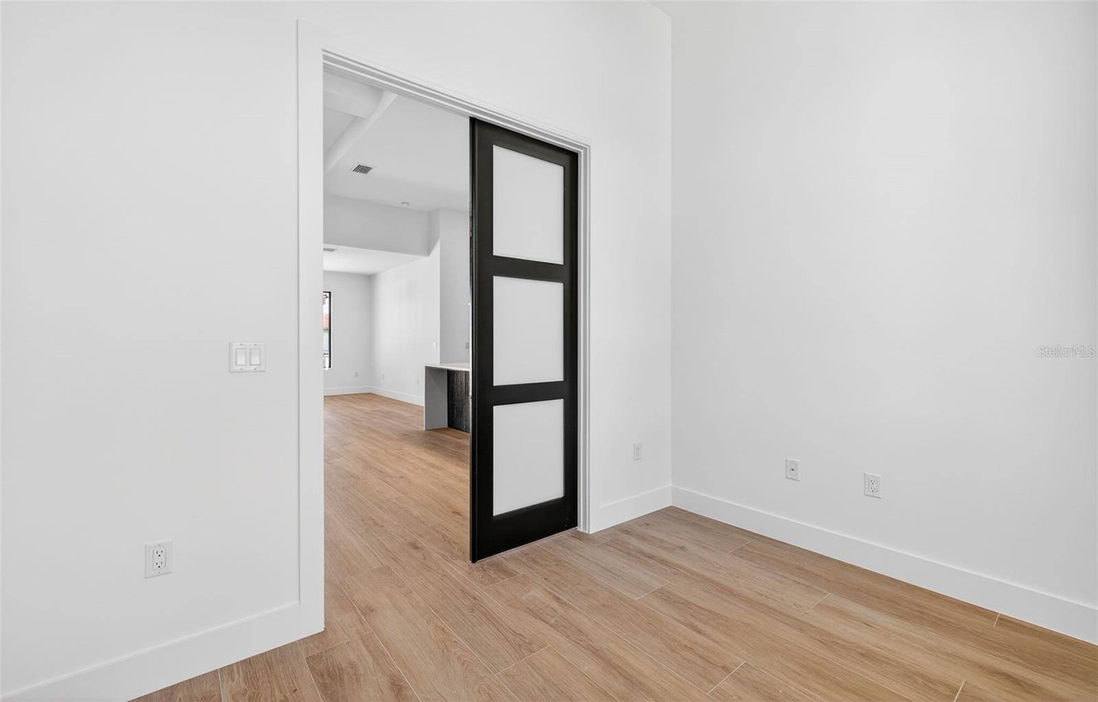 Image 35 of 57 For 2551 26th Place