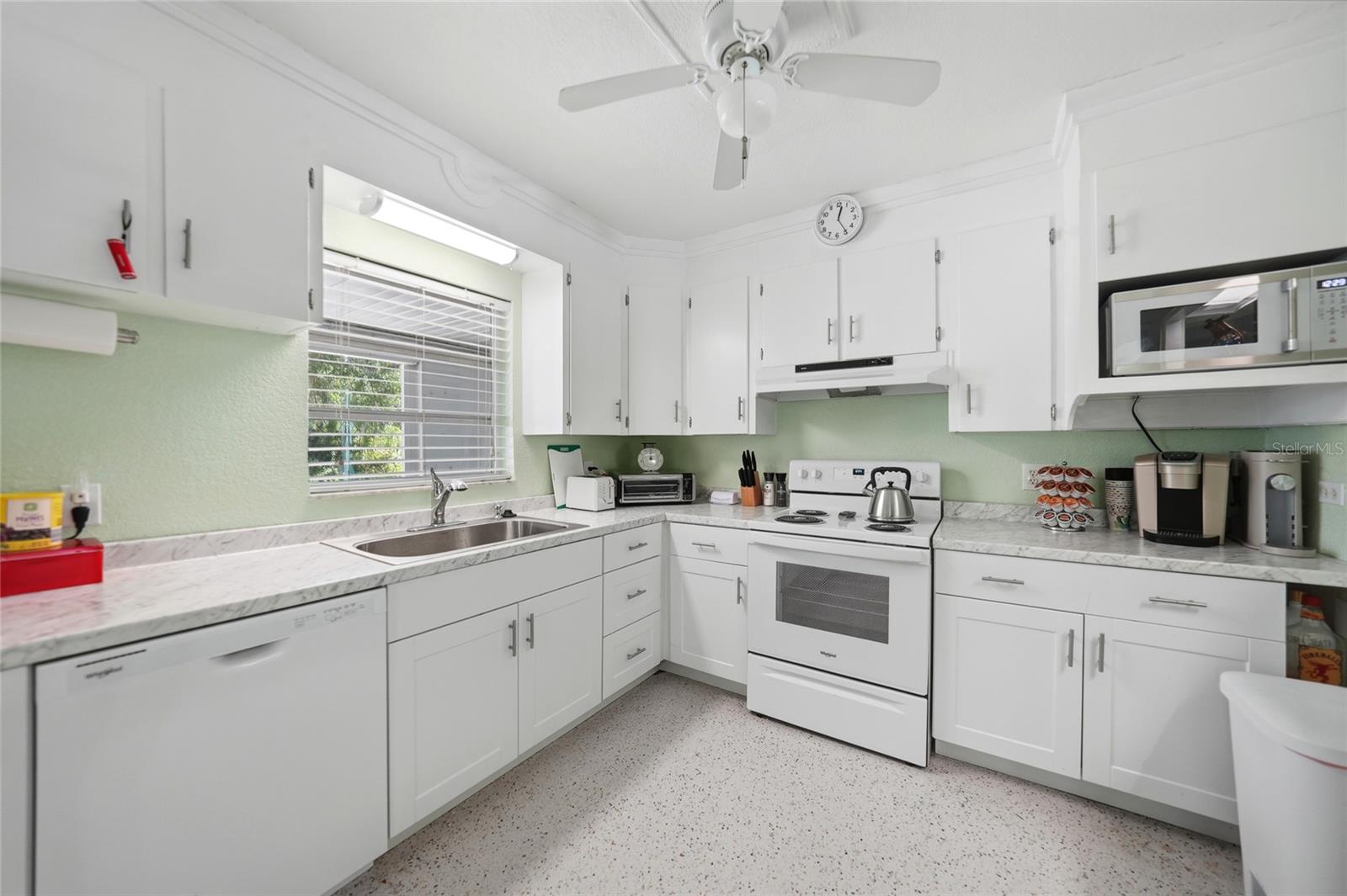 Image 12 of 48 For 23040 Central Avenue