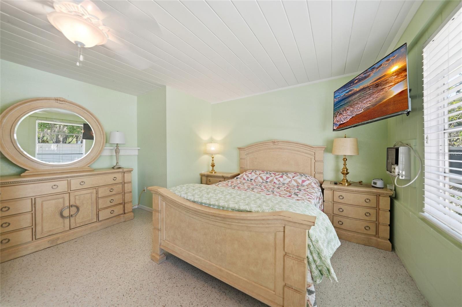 Image 25 of 48 For 23040 Central Avenue