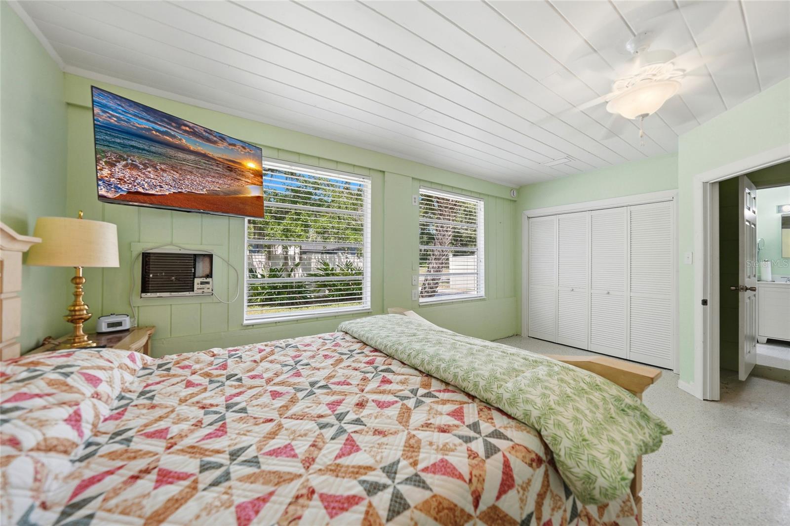 Image 28 of 48 For 23040 Central Avenue