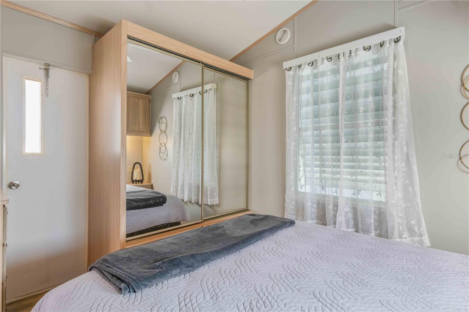 Image 20 of 28 For 1475 Flamingo Drive 195