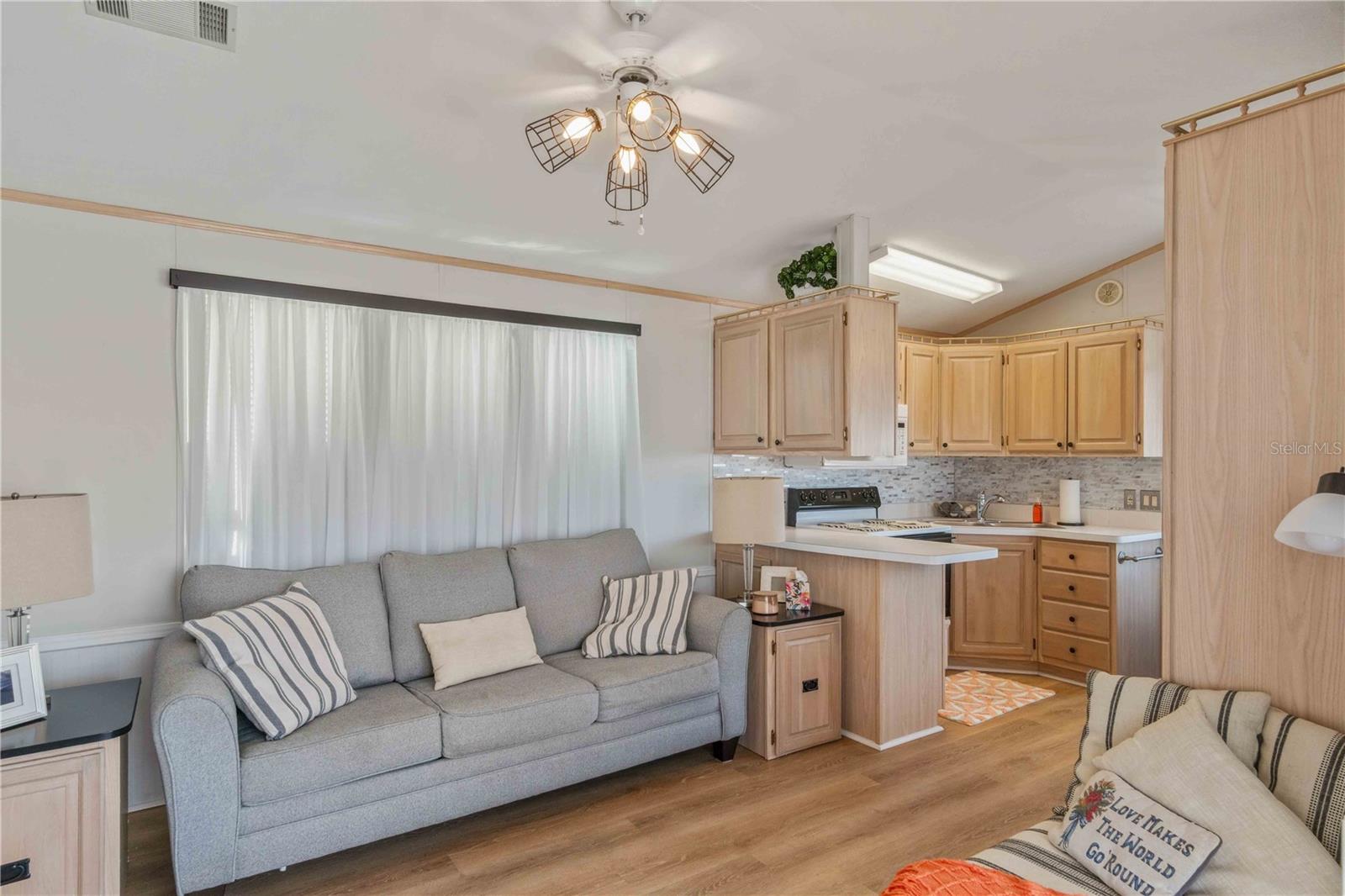 Image 5 of 28 For 1475 Flamingo Drive 195