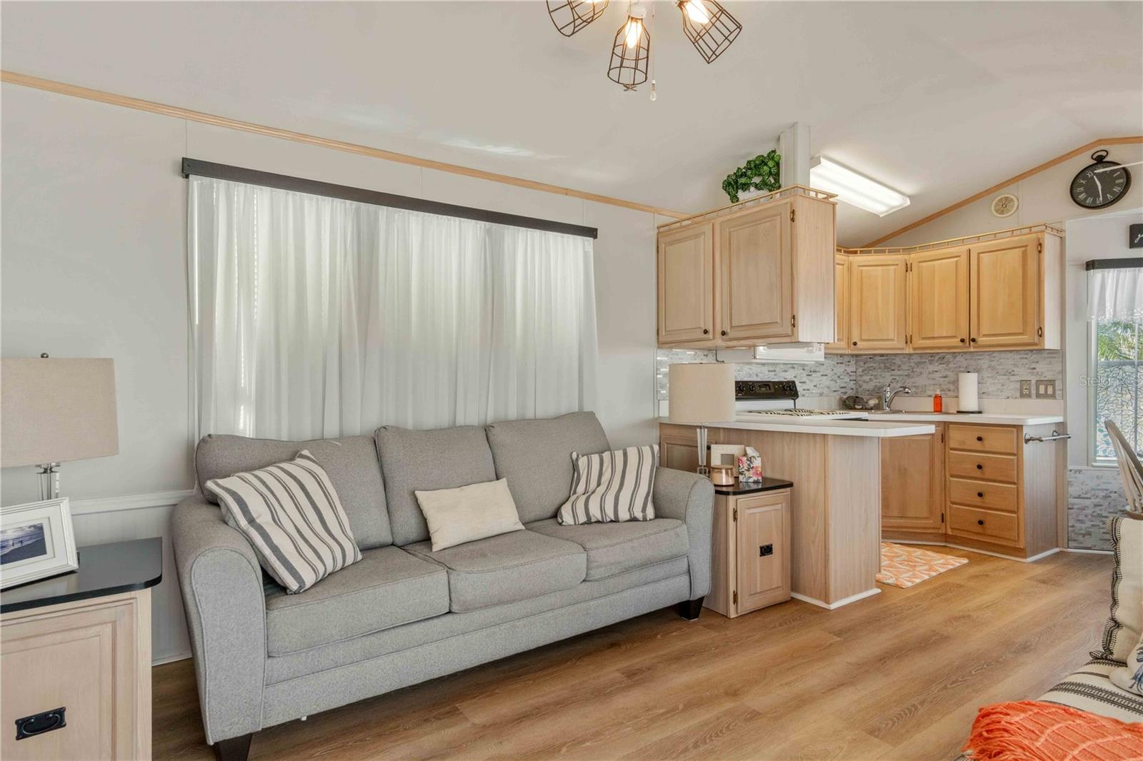 Image 6 of 28 For 1475 Flamingo Drive 195