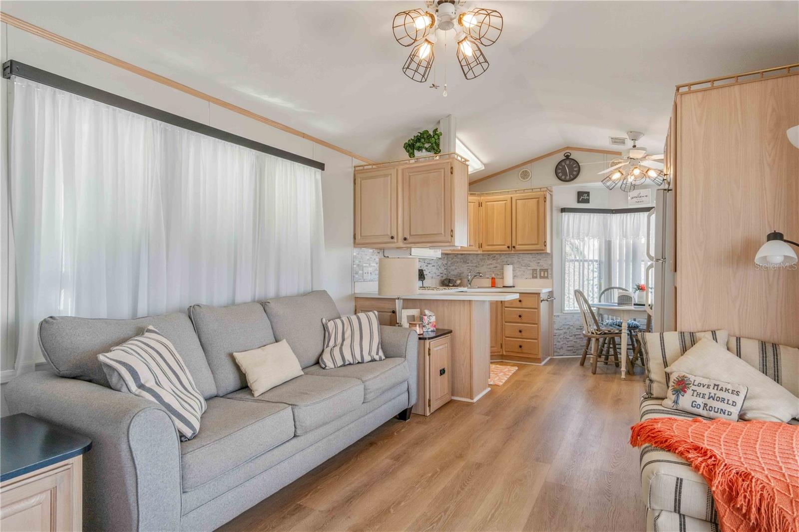 Image 7 of 28 For 1475 Flamingo Drive 195