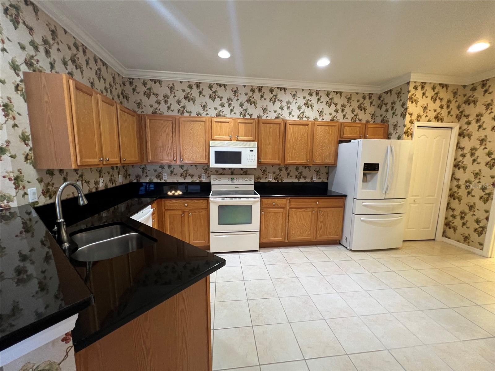 Image 10 of 35 For 4665 Whispering Oaks Drive