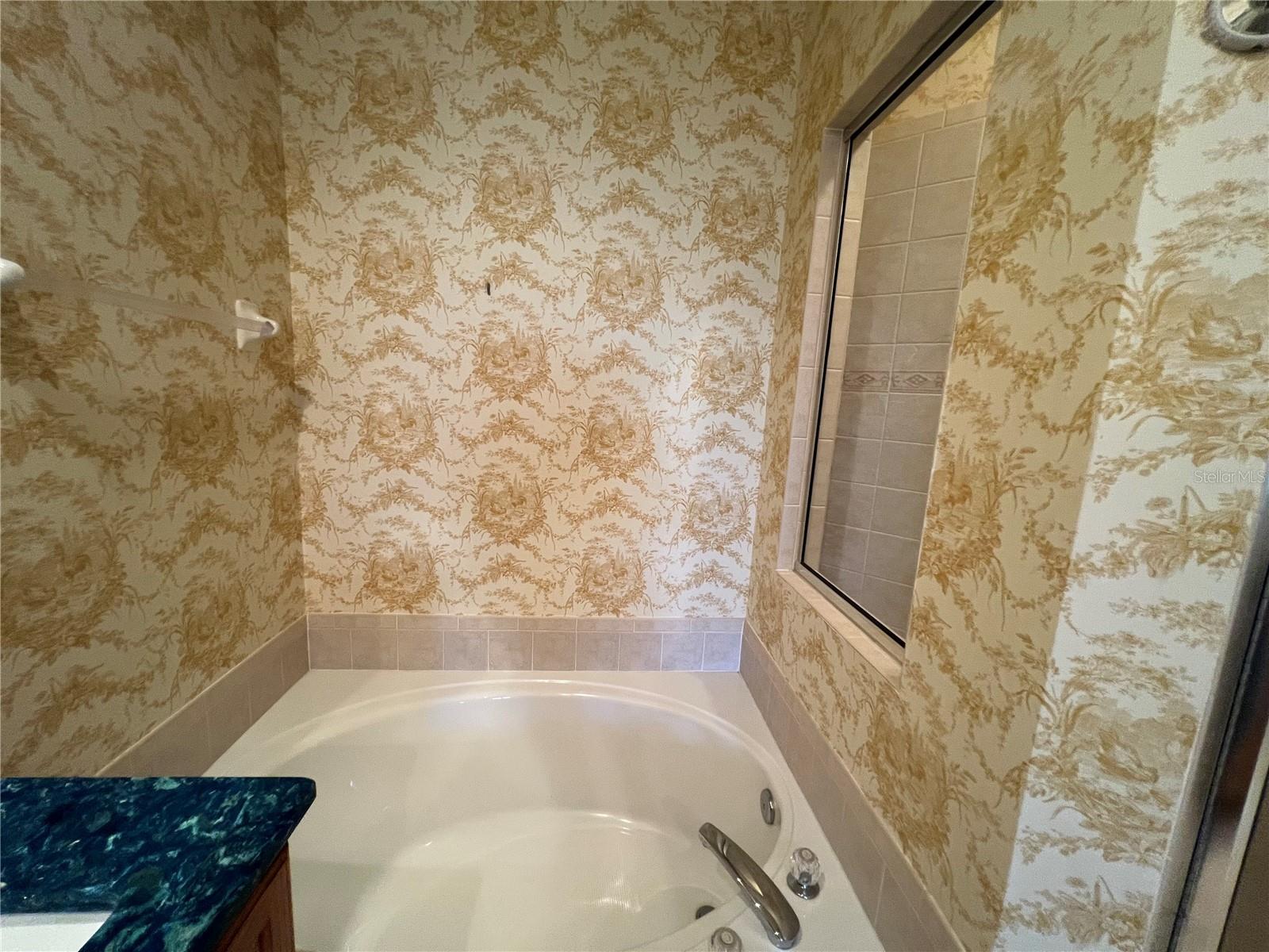 Image 25 of 35 For 4665 Whispering Oaks Drive