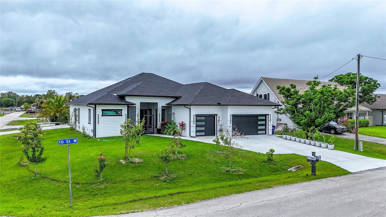 Image 2 of 81 For 4301 10th Street W