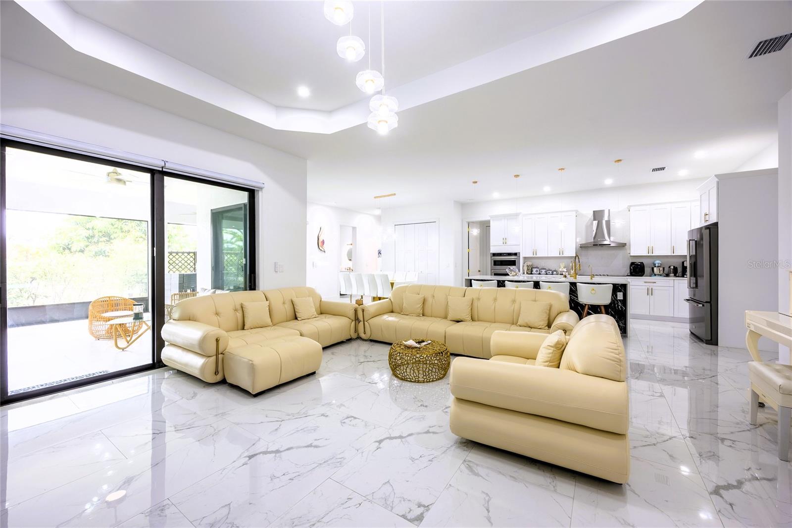 Image 7 of 81 For 4301 10th Street W