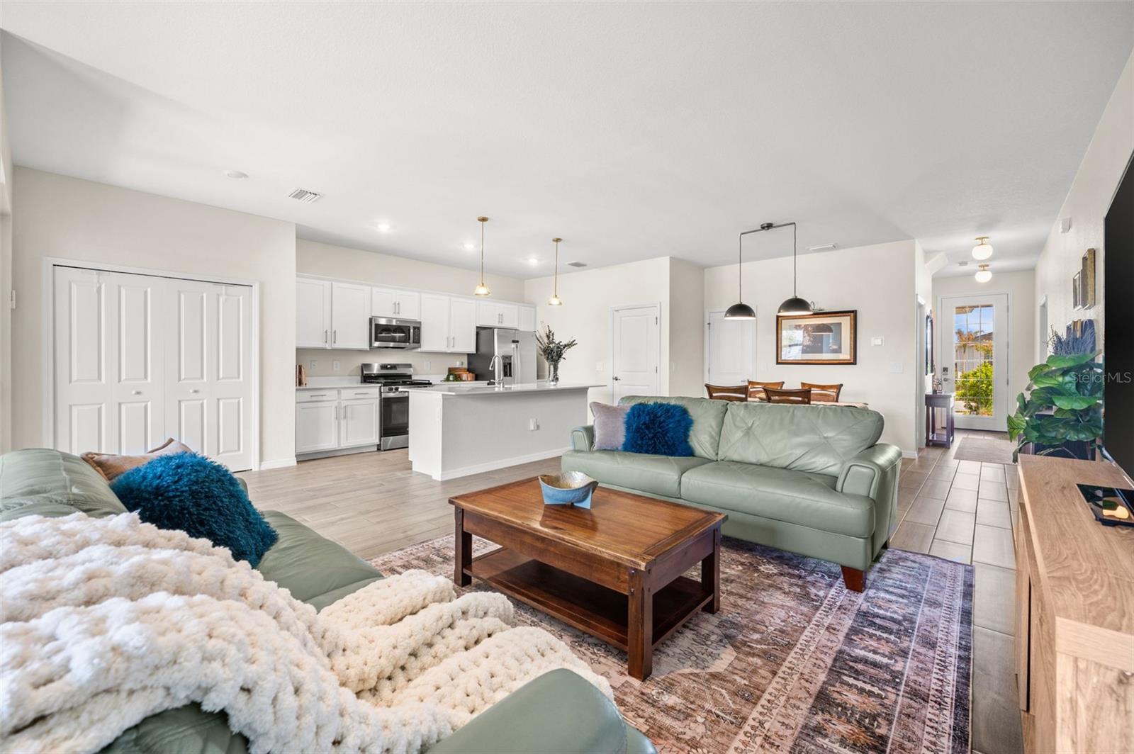 Image 15 of 54 For 15021 Anchorage Road