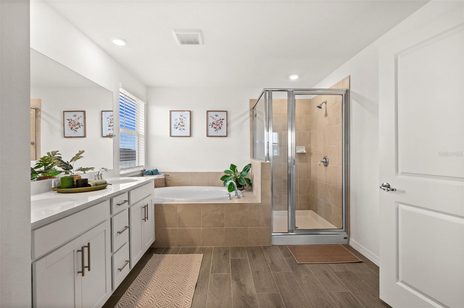 Image 16 of 54 For 15021 Anchorage Road