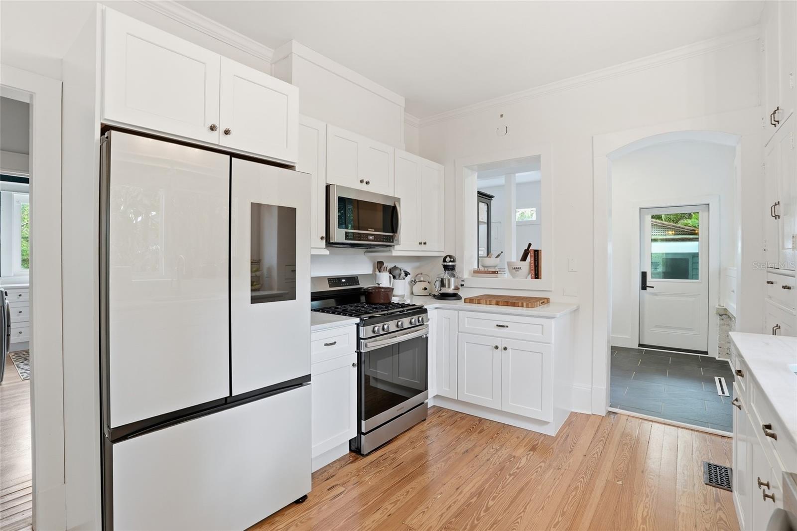 Image 18 of 49 For 1473 Barcelona Avenue