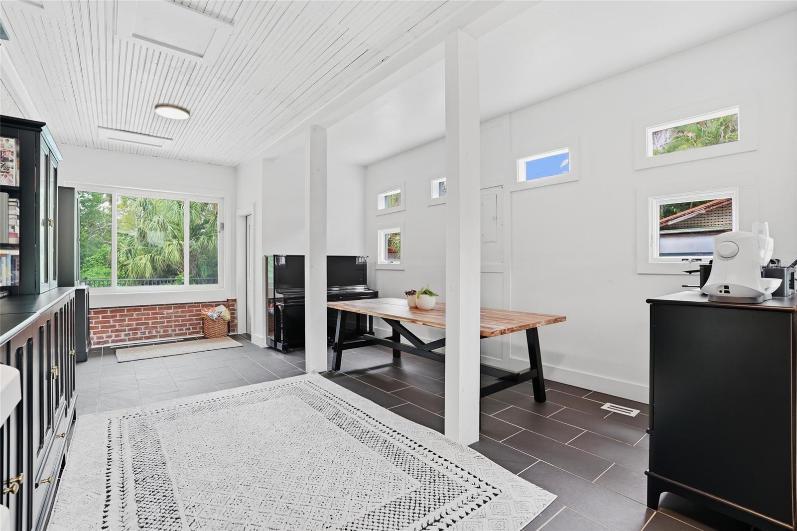 Image 20 of 49 For 1473 Barcelona Avenue