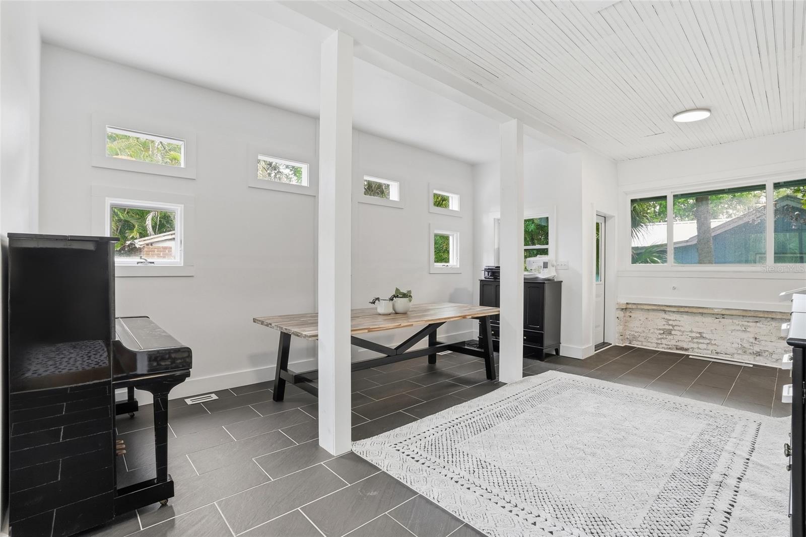 Image 21 of 49 For 1473 Barcelona Avenue