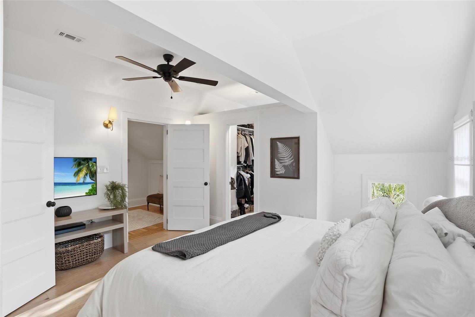 Image 28 of 49 For 1473 Barcelona Avenue