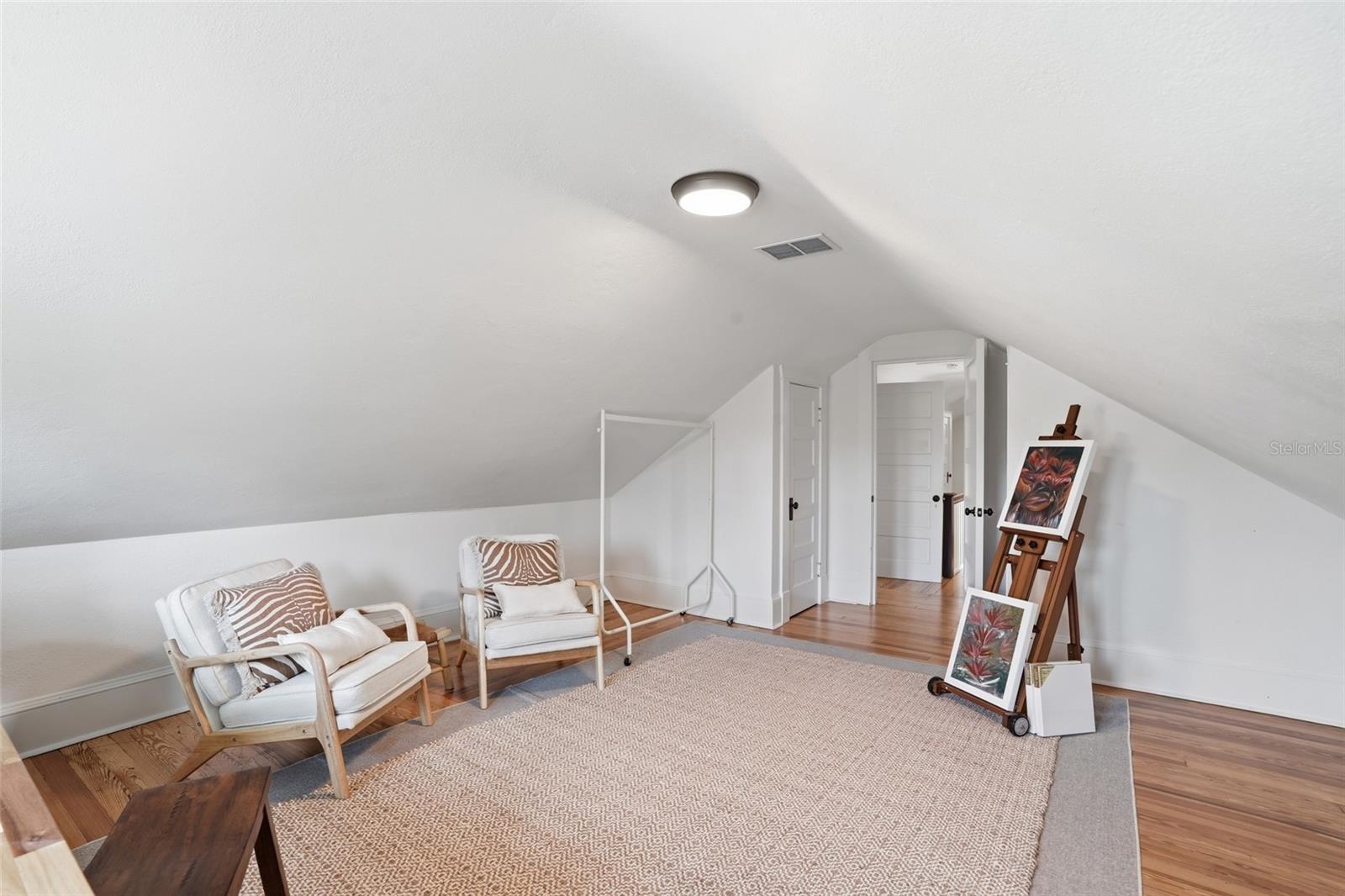 Image 32 of 49 For 1473 Barcelona Avenue