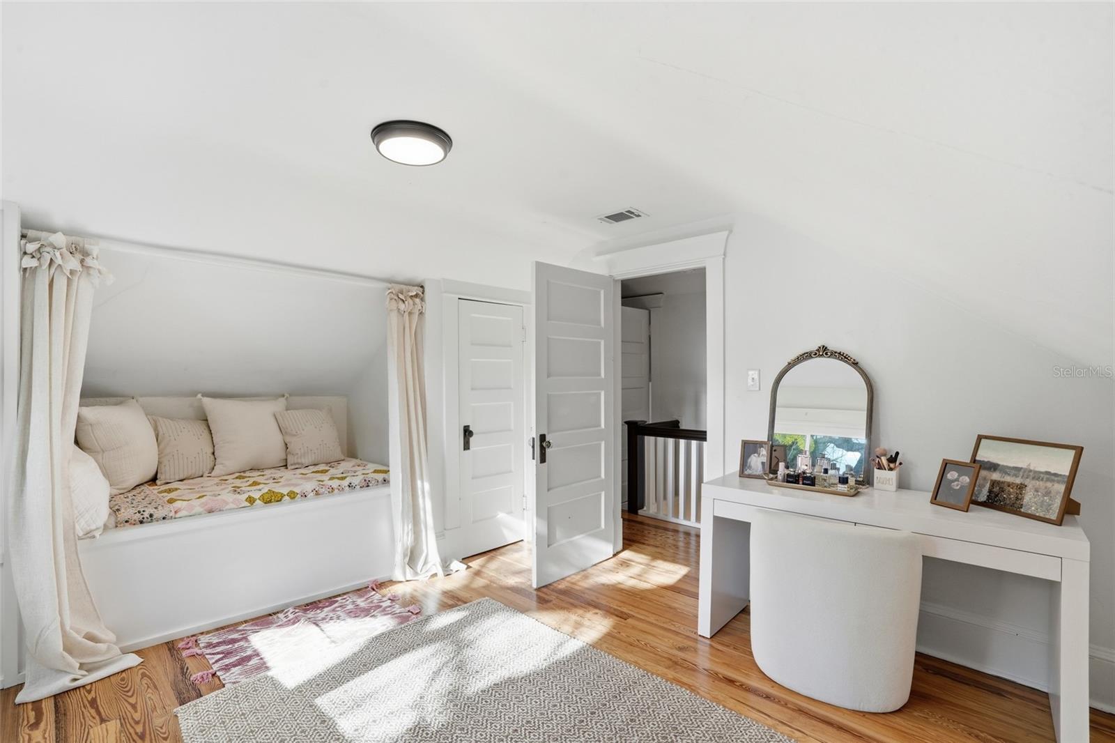 Image 35 of 49 For 1473 Barcelona Avenue