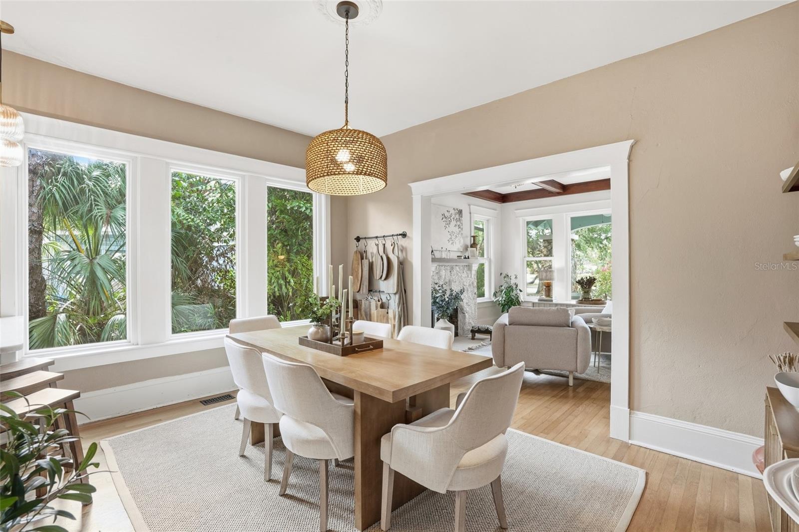 Image 4 of 49 For 1473 Barcelona Avenue