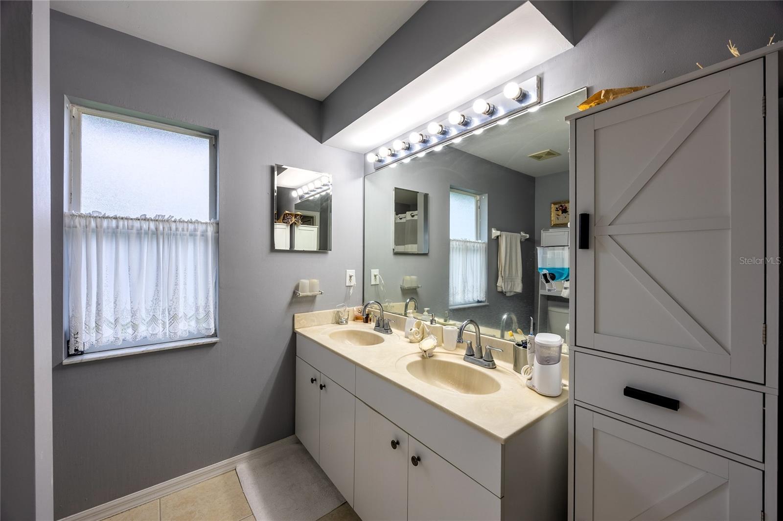 Image 17 of 70 For 4201 6th Street W