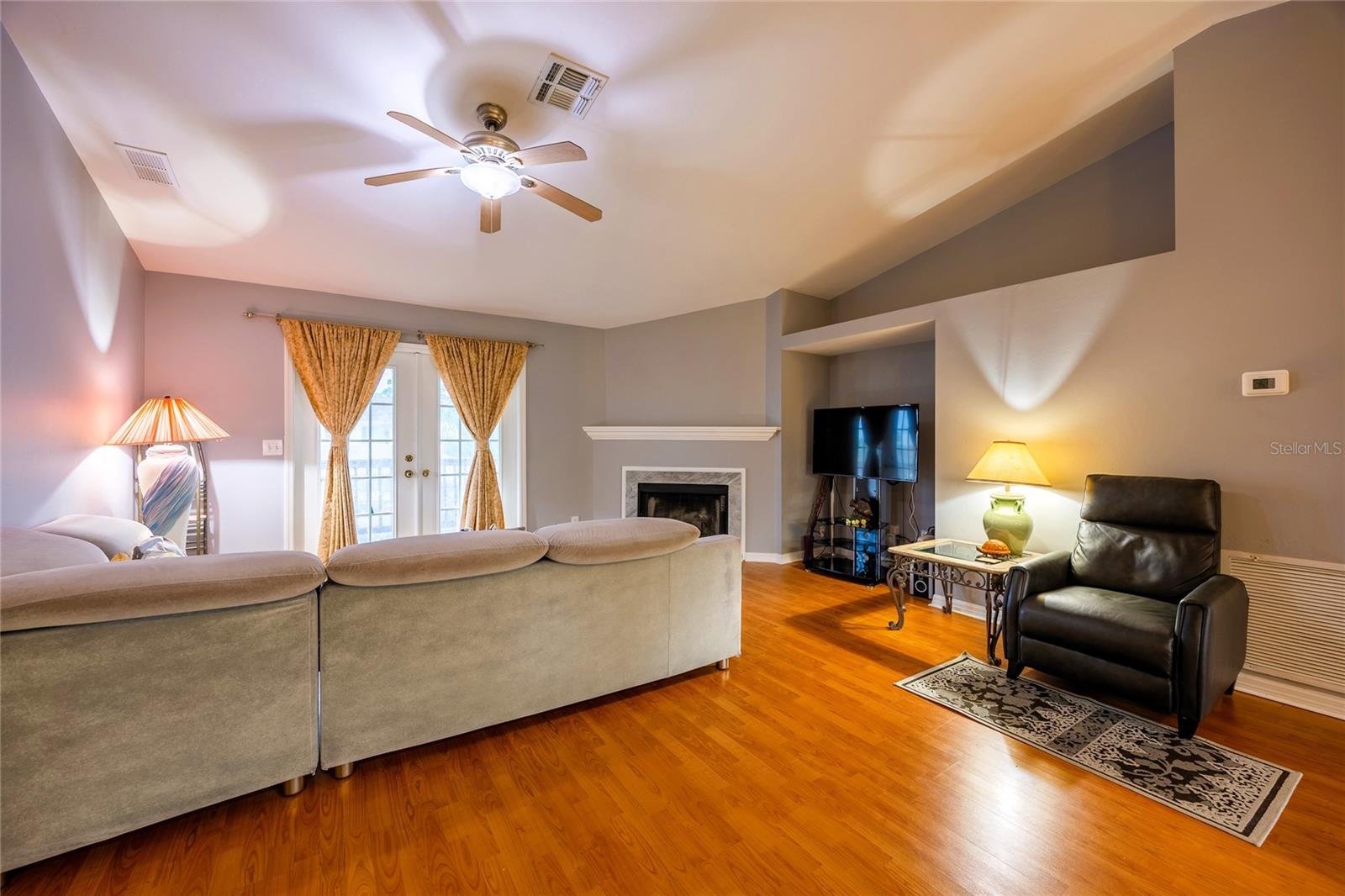 Image 22 of 70 For 4201 6th Street W