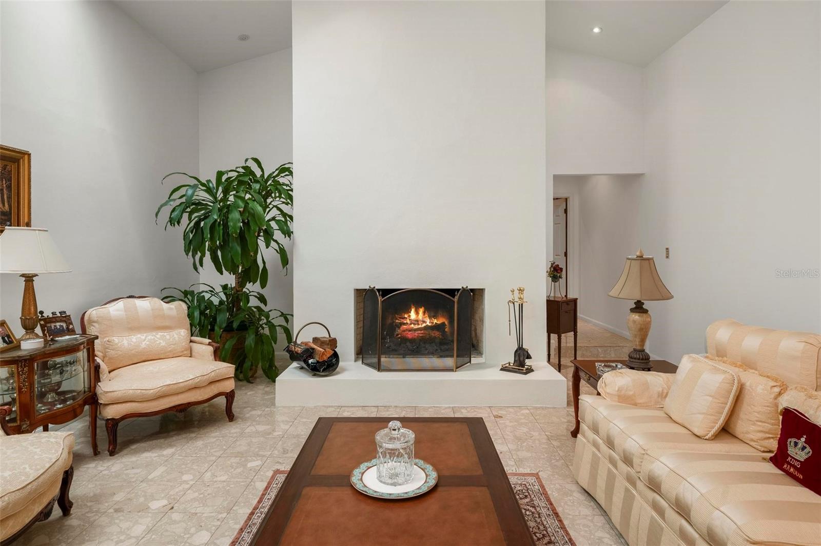 Image 11 of 76 For 1105 Yorkshire Street