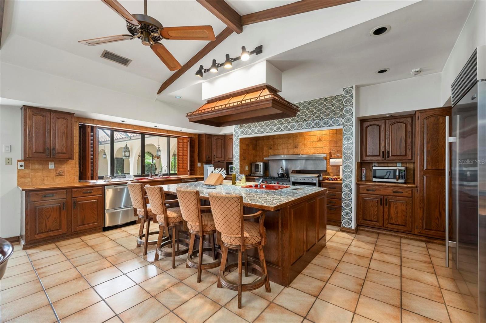 Image 18 of 76 For 1105 Yorkshire Street