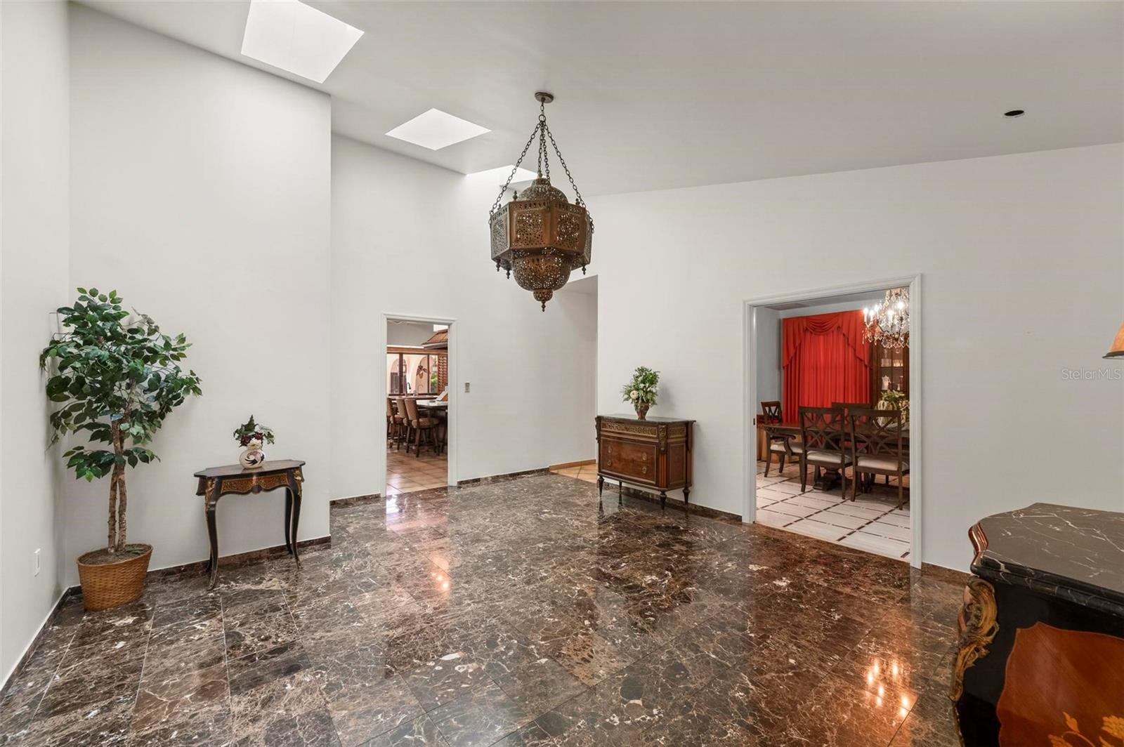 Image 19 of 76 For 1105 Yorkshire Street