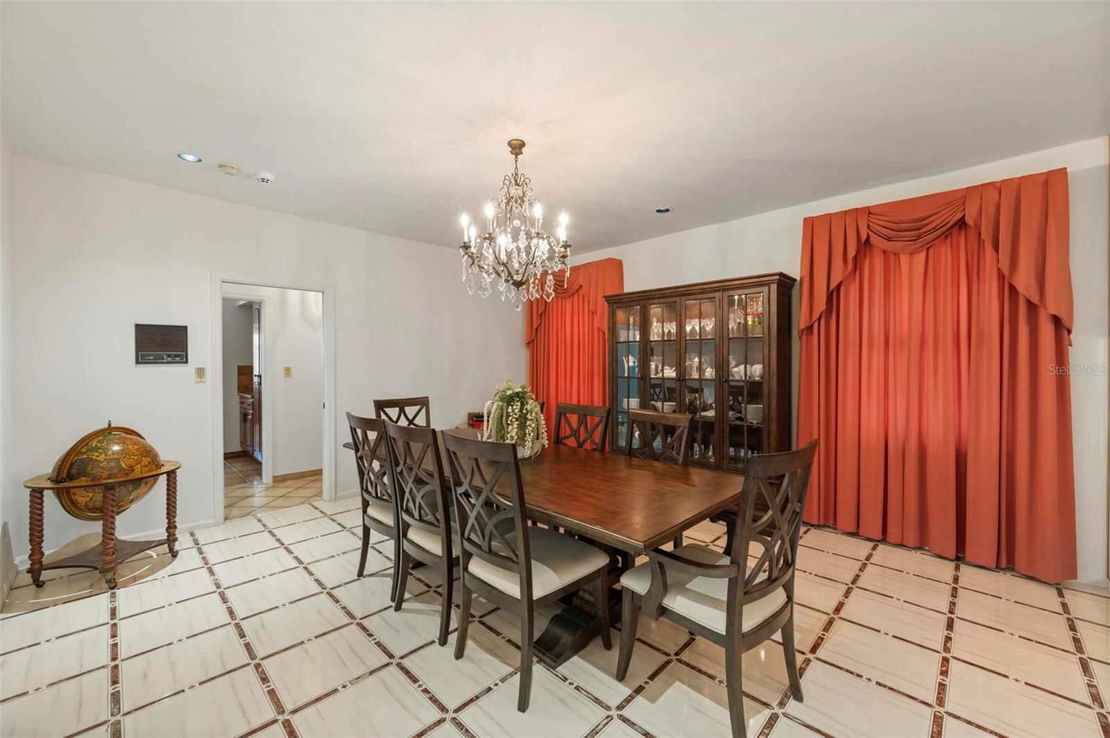 Image 20 of 76 For 1105 Yorkshire Street