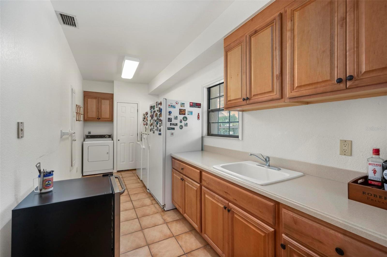 Image 21 of 76 For 1105 Yorkshire Street