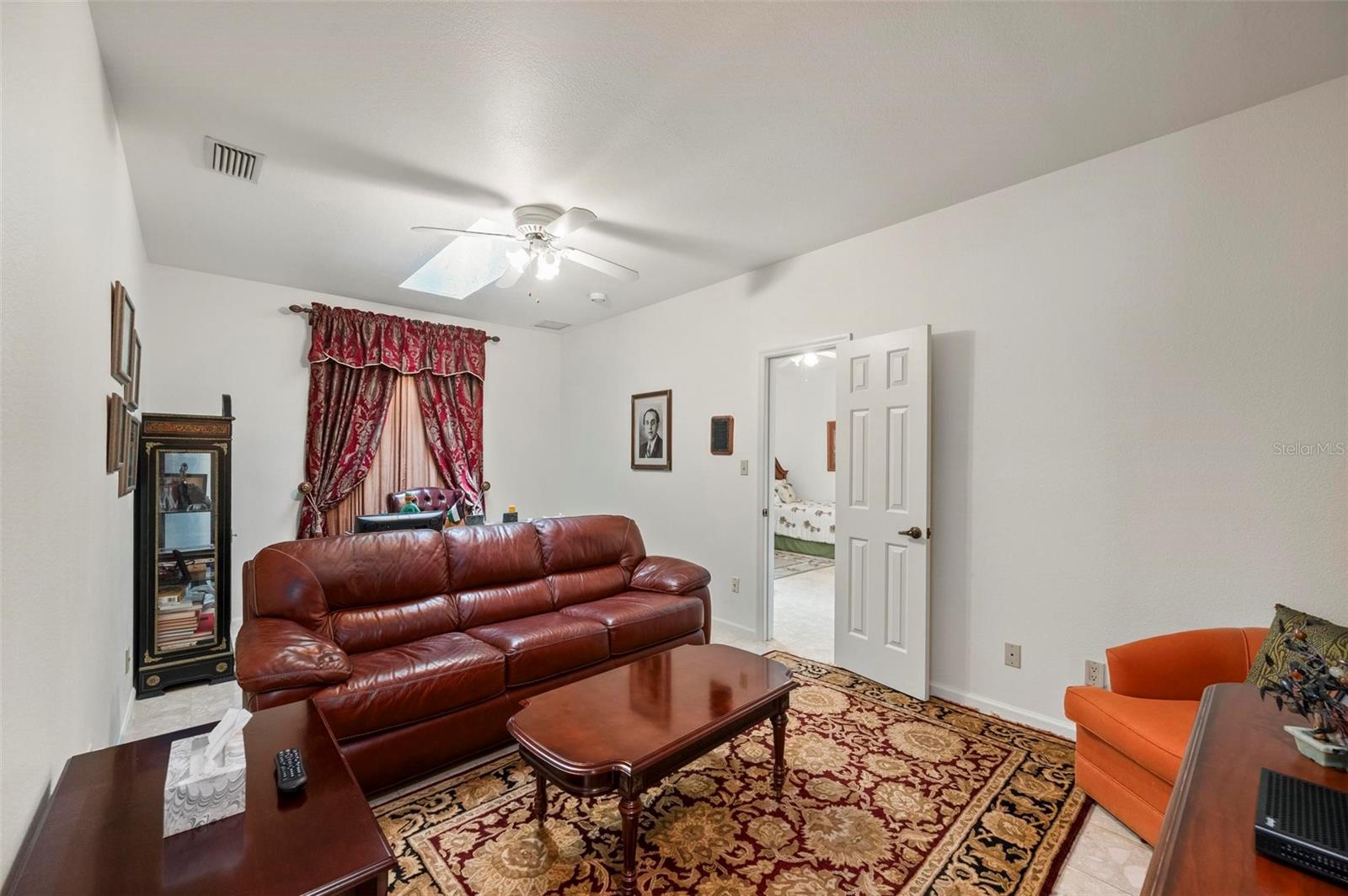 Image 23 of 76 For 1105 Yorkshire Street