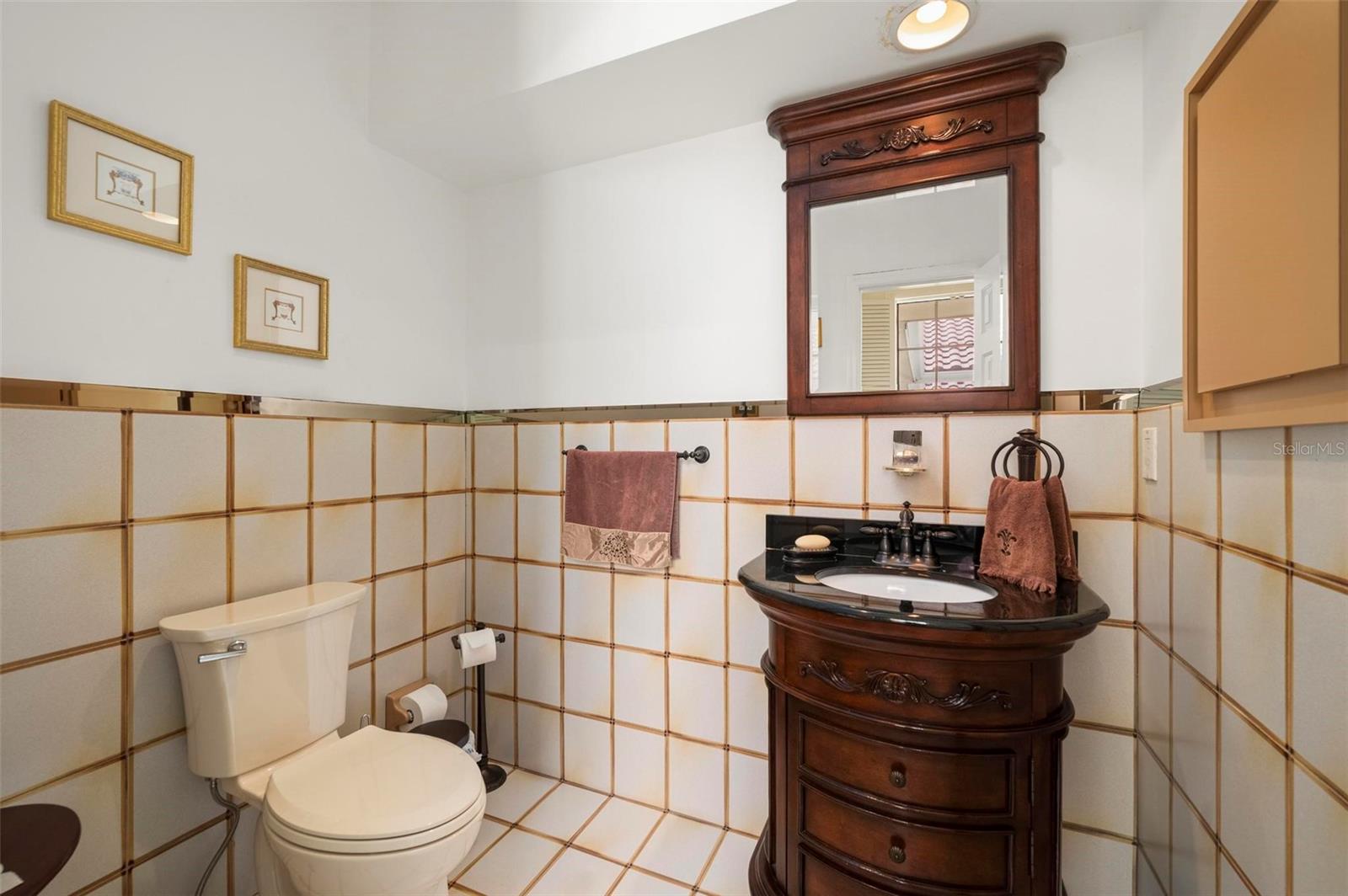 Image 28 of 76 For 1105 Yorkshire Street