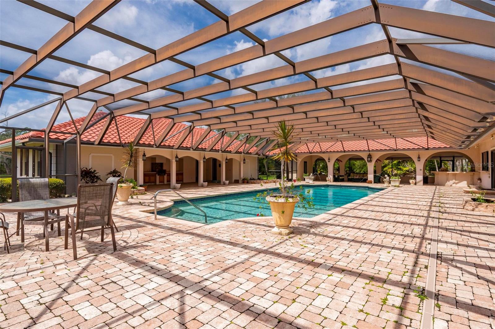 Image 3 of 76 For 1105 Yorkshire Street