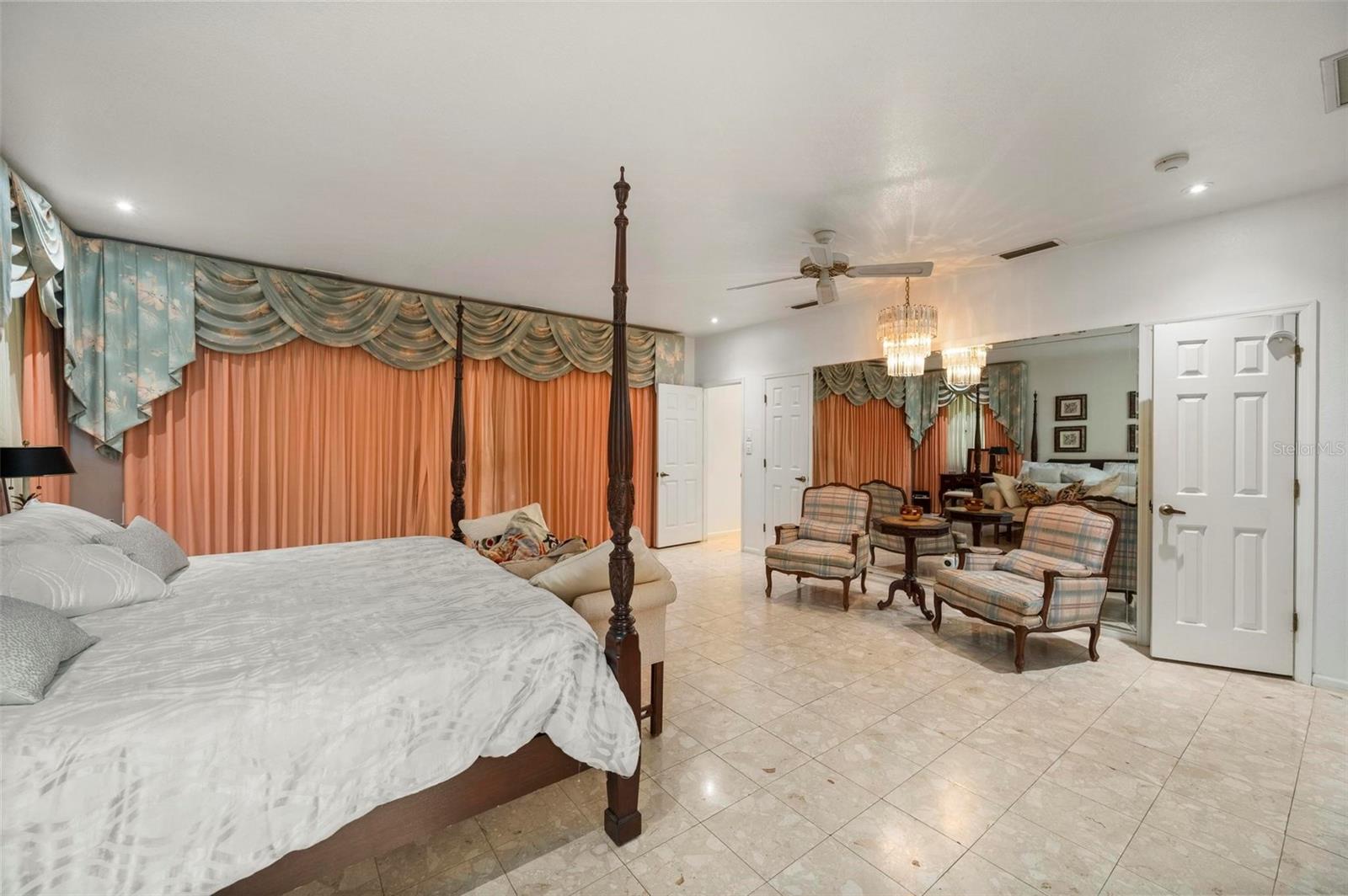 Image 30 of 76 For 1105 Yorkshire Street