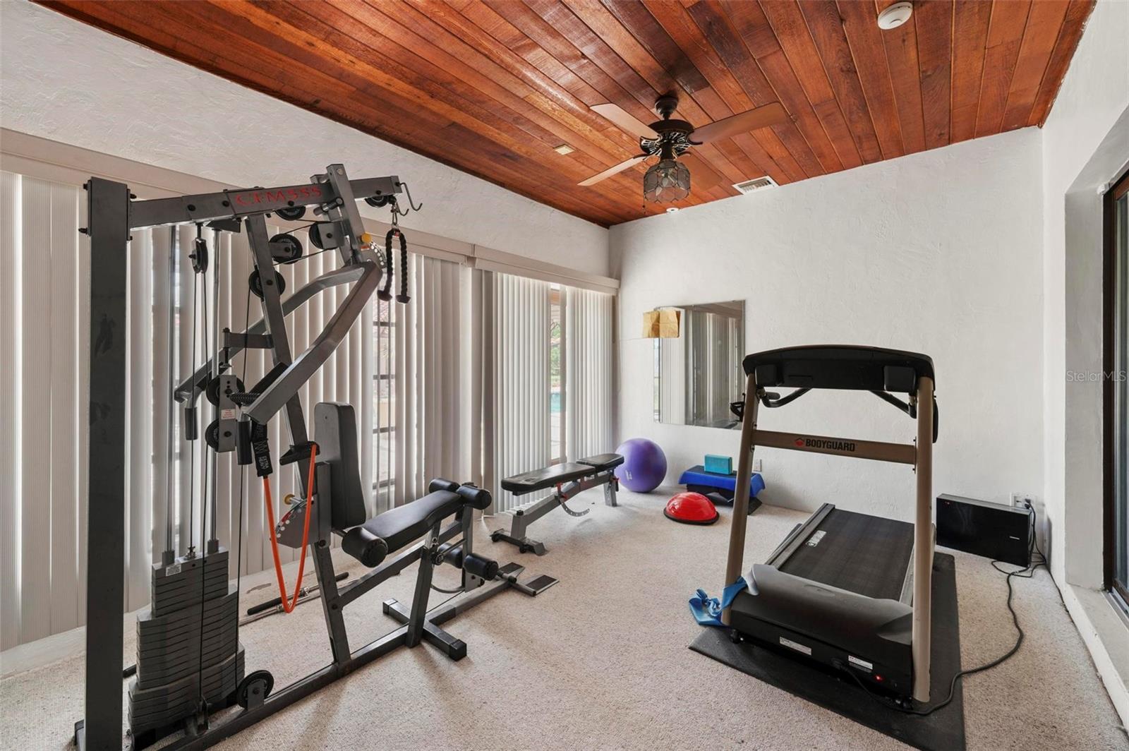 Image 34 of 76 For 1105 Yorkshire Street