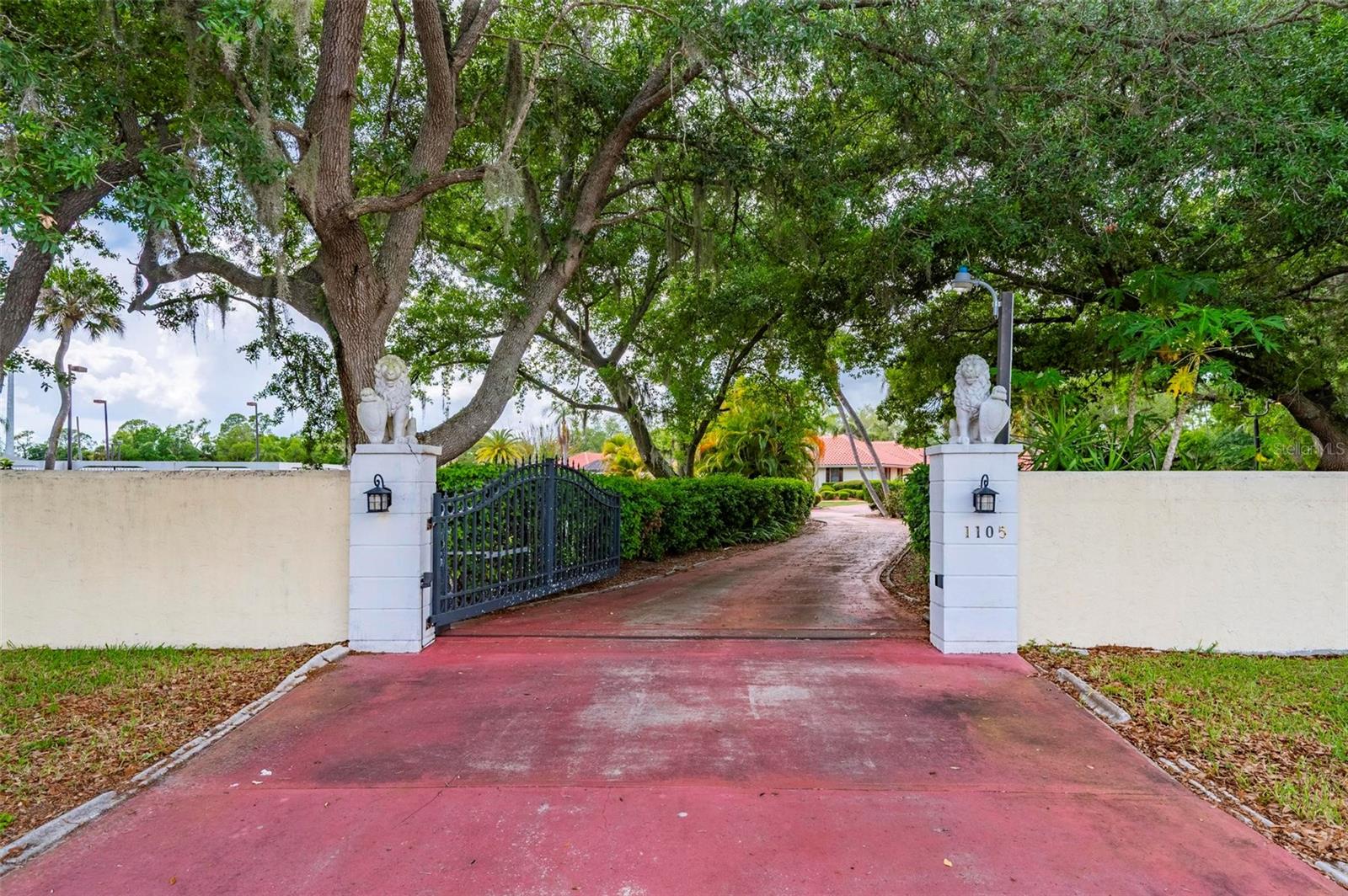 Image 4 of 76 For 1105 Yorkshire Street