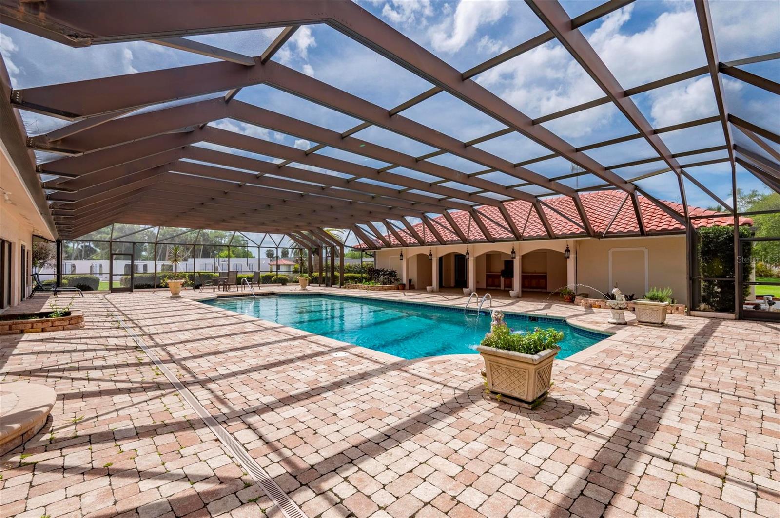 Image 42 of 76 For 1105 Yorkshire Street