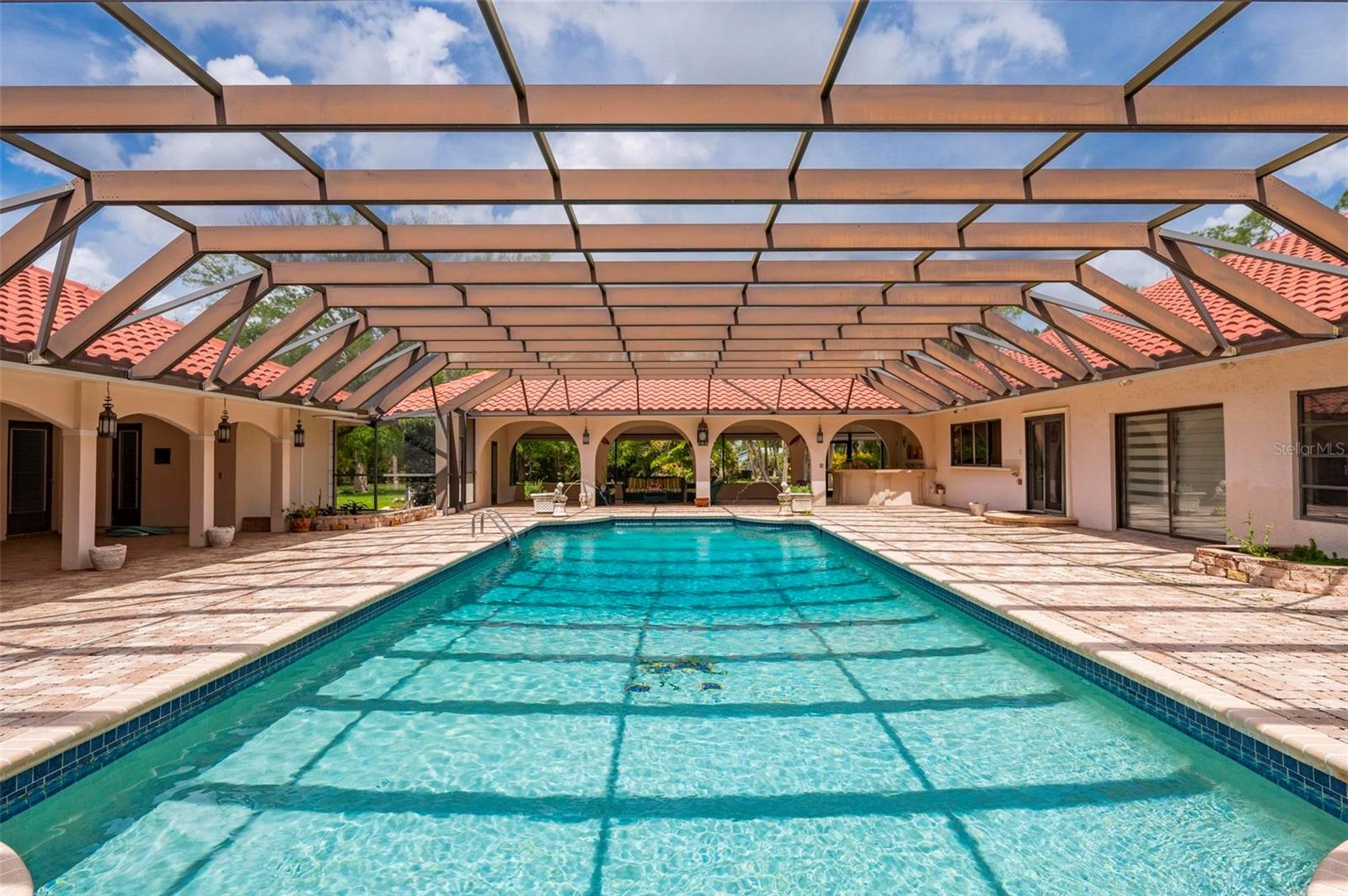 Image 43 of 76 For 1105 Yorkshire Street