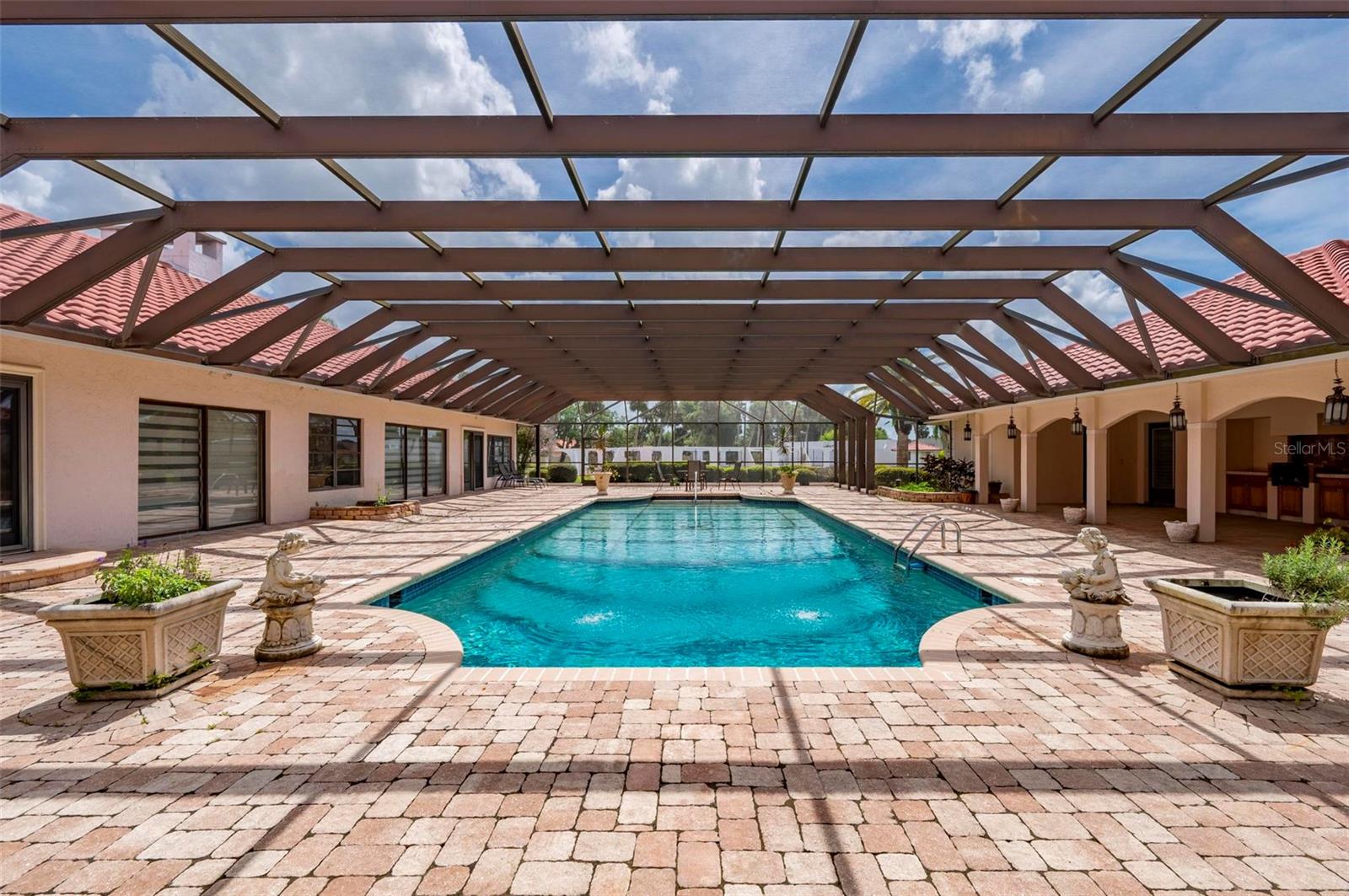 Image 44 of 76 For 1105 Yorkshire Street