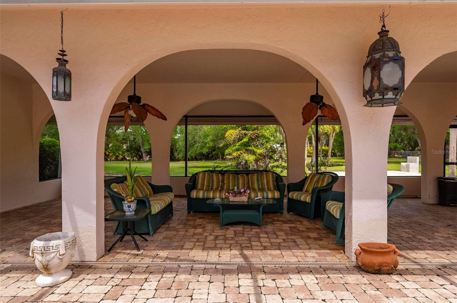 Image 45 of 76 For 1105 Yorkshire Street