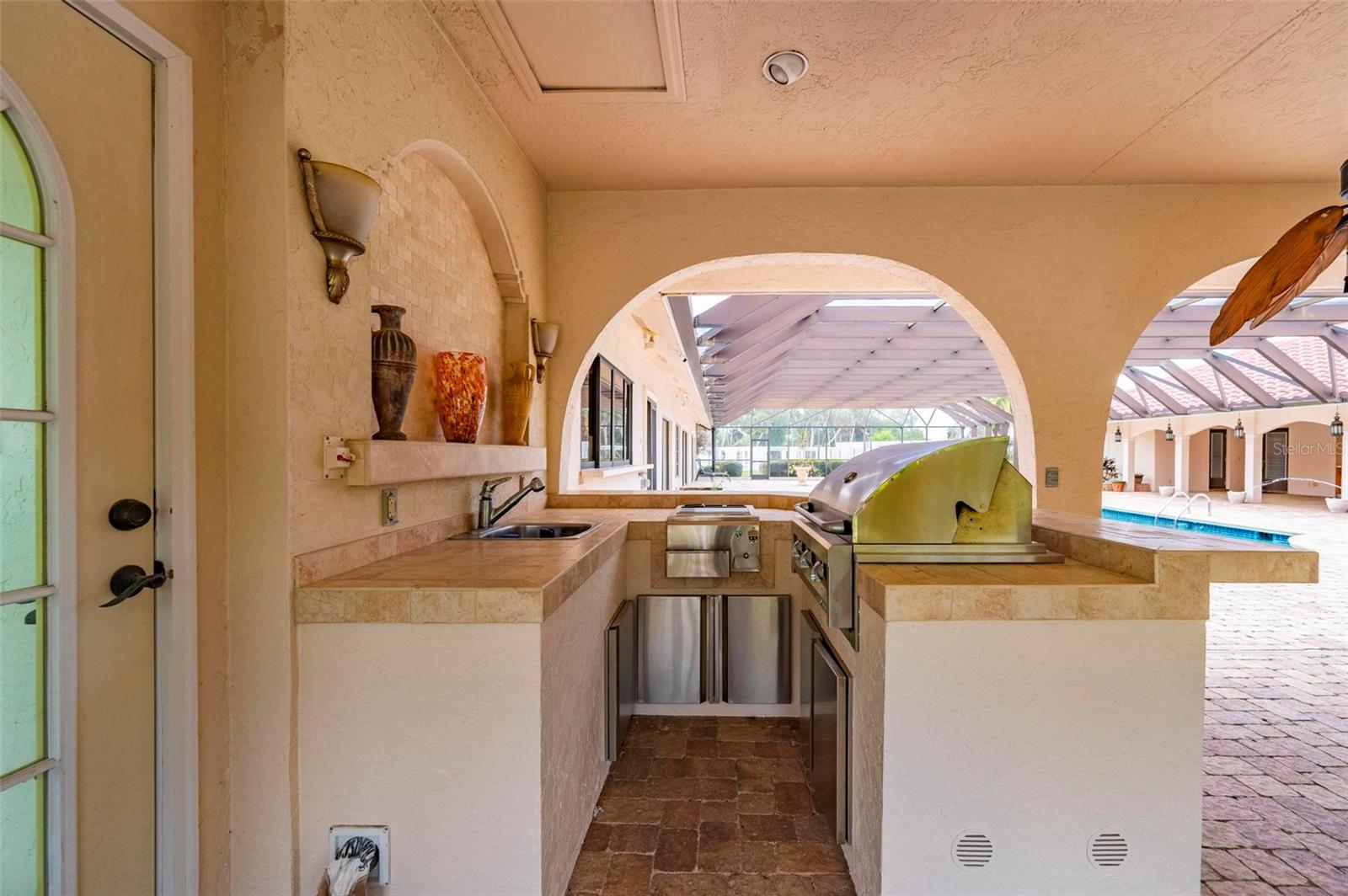 Image 46 of 76 For 1105 Yorkshire Street