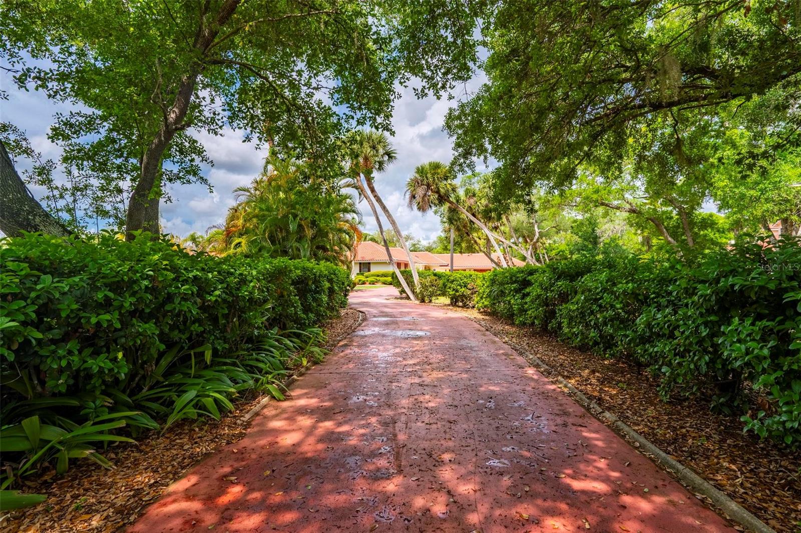 Image 5 of 76 For 1105 Yorkshire Street