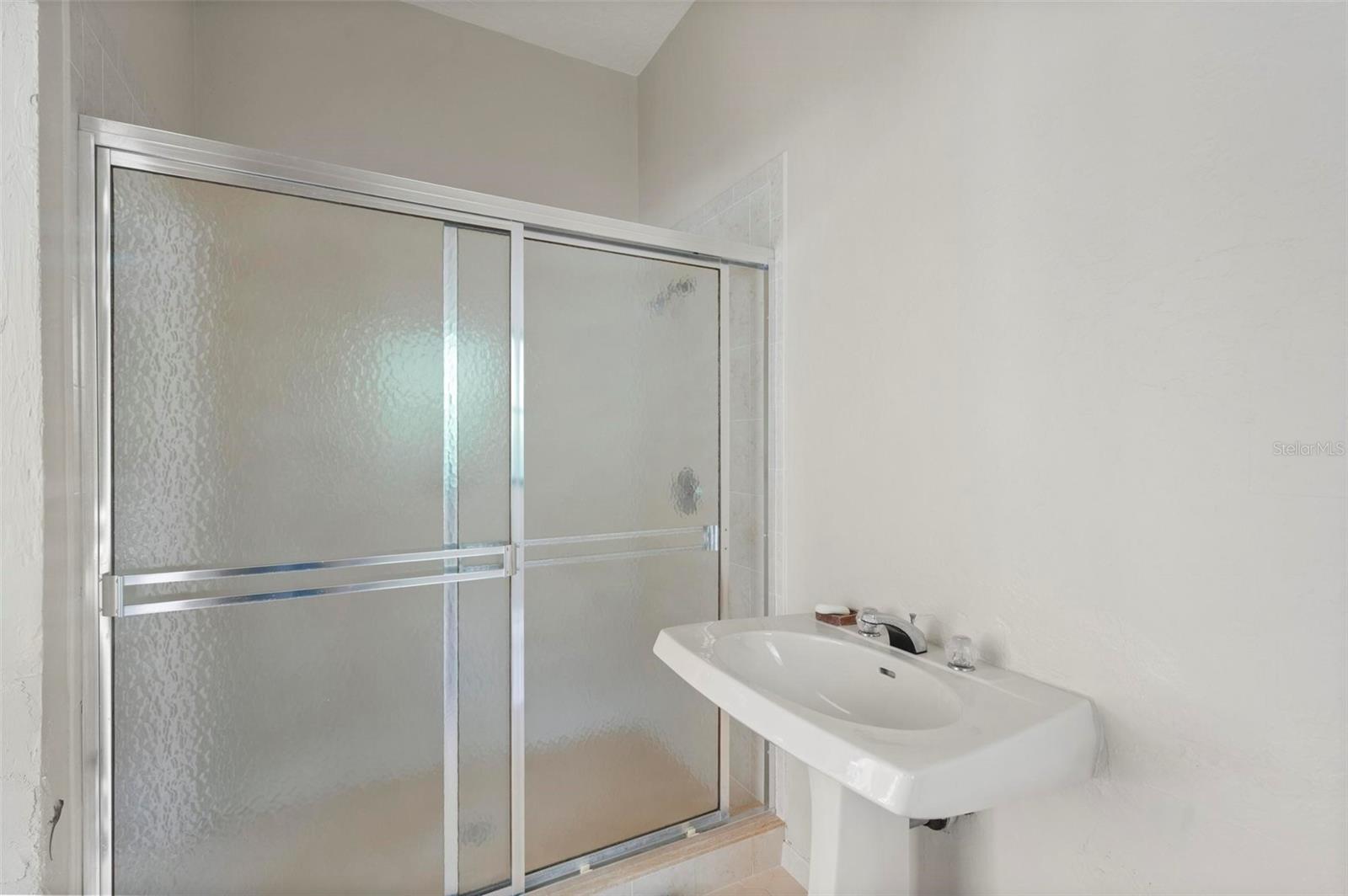 Image 51 of 76 For 1105 Yorkshire Street