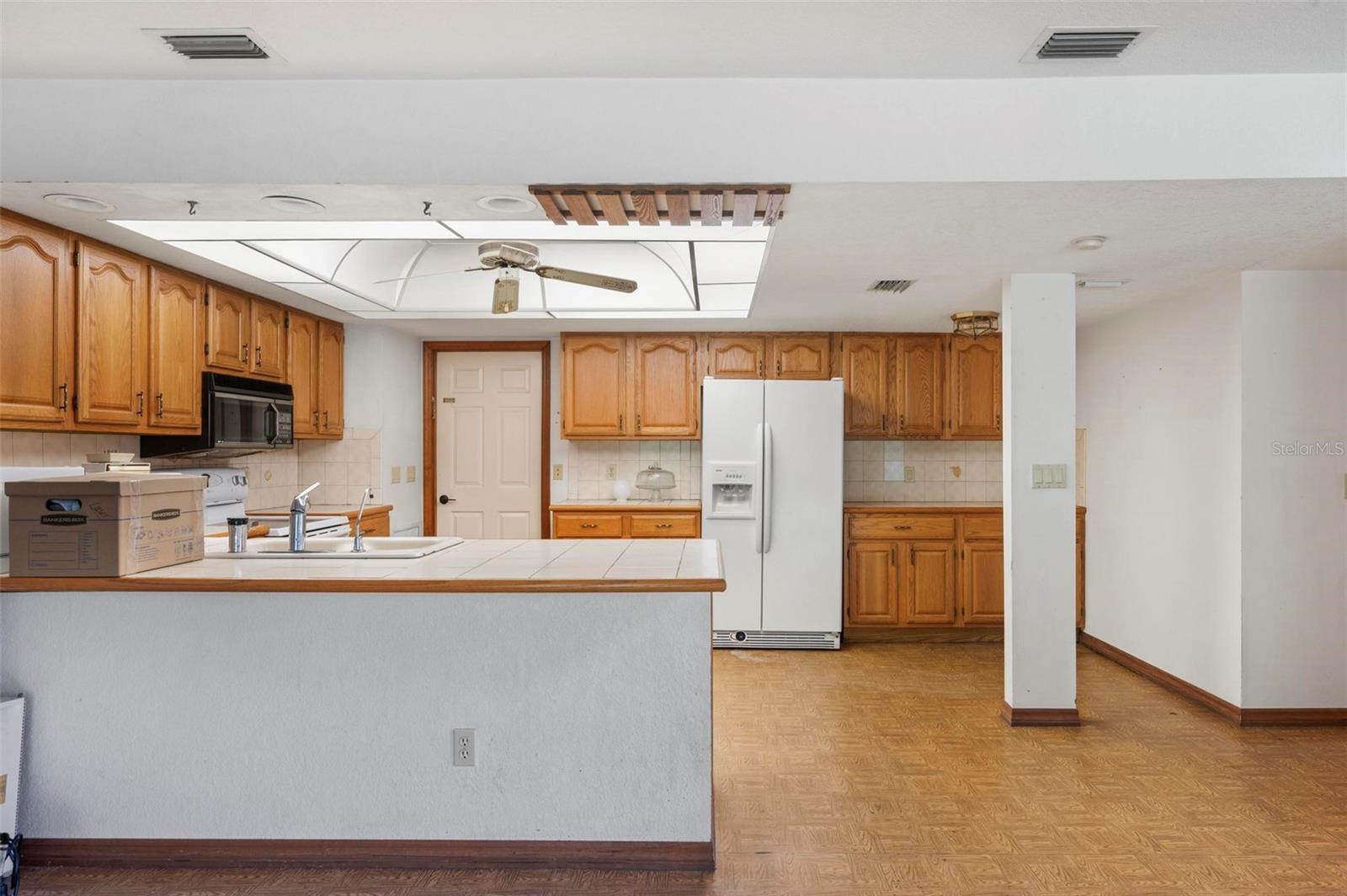 Image 55 of 76 For 1105 Yorkshire Street