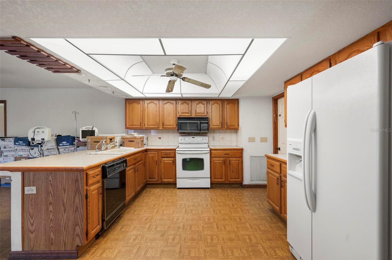 Image 56 of 76 For 1105 Yorkshire Street