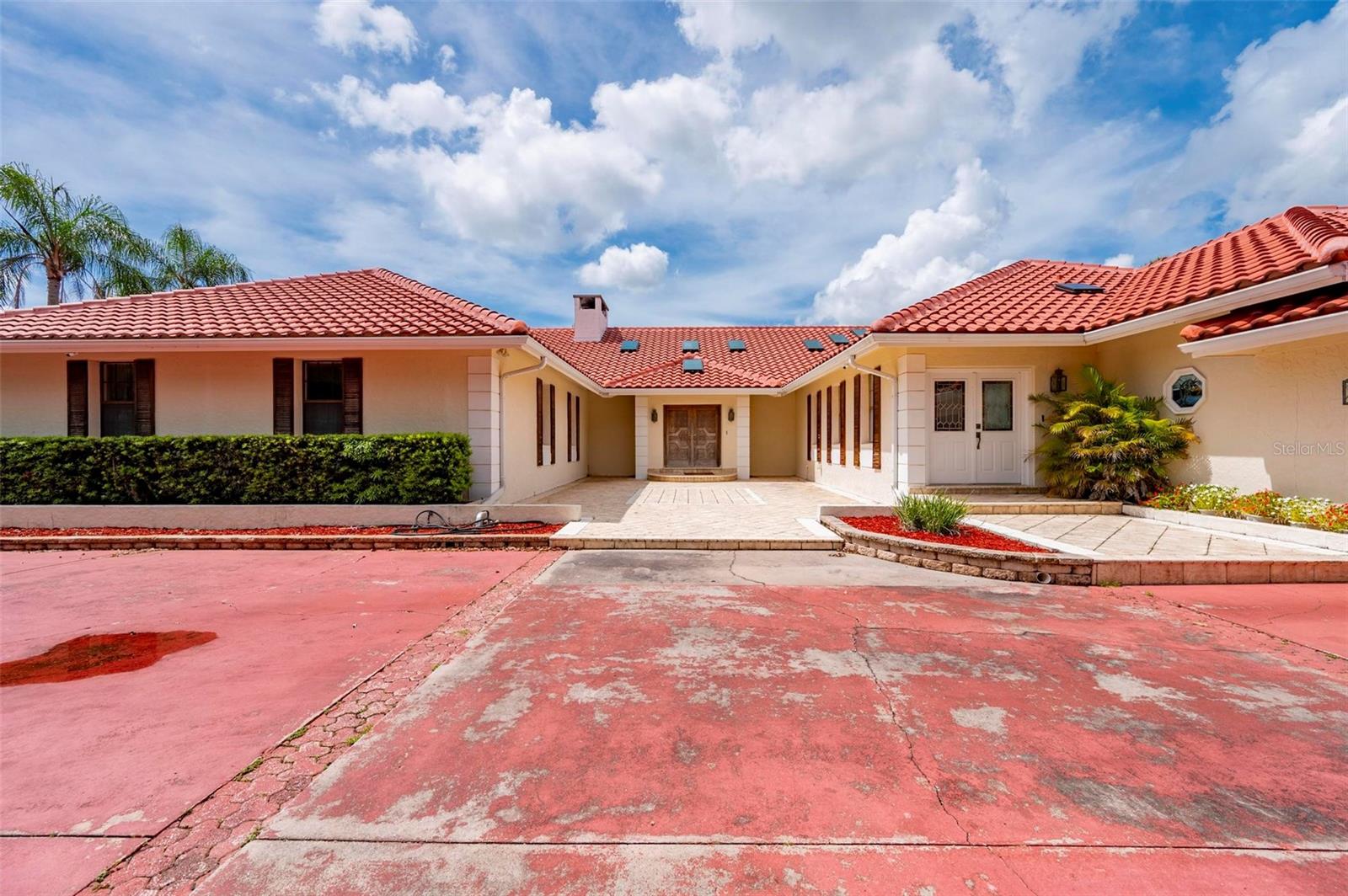 Image 6 of 76 For 1105 Yorkshire Street