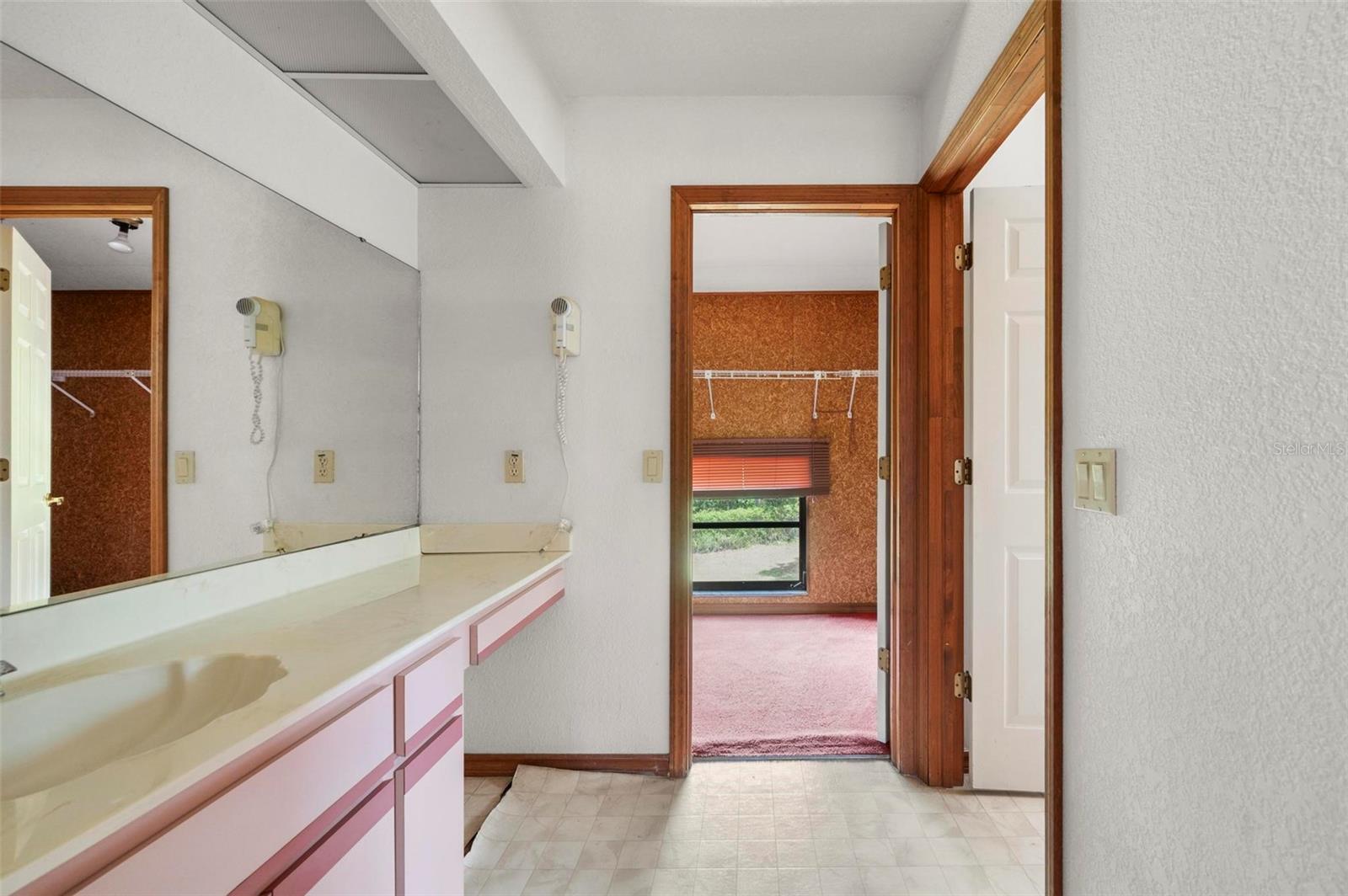 Image 68 of 76 For 1105 Yorkshire Street