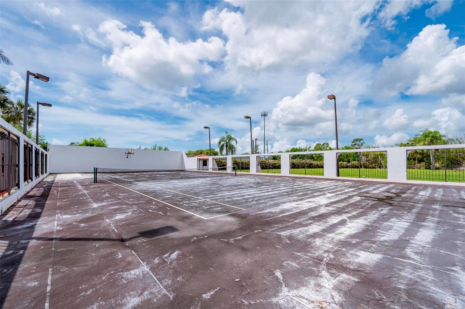 Image 69 of 76 For 1105 Yorkshire Street