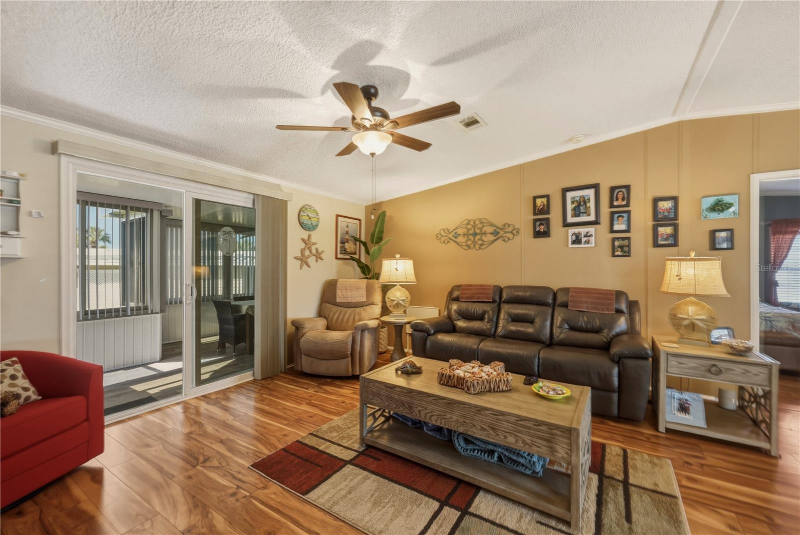 Image 13 of 83 For 2100 Kings Highway 401